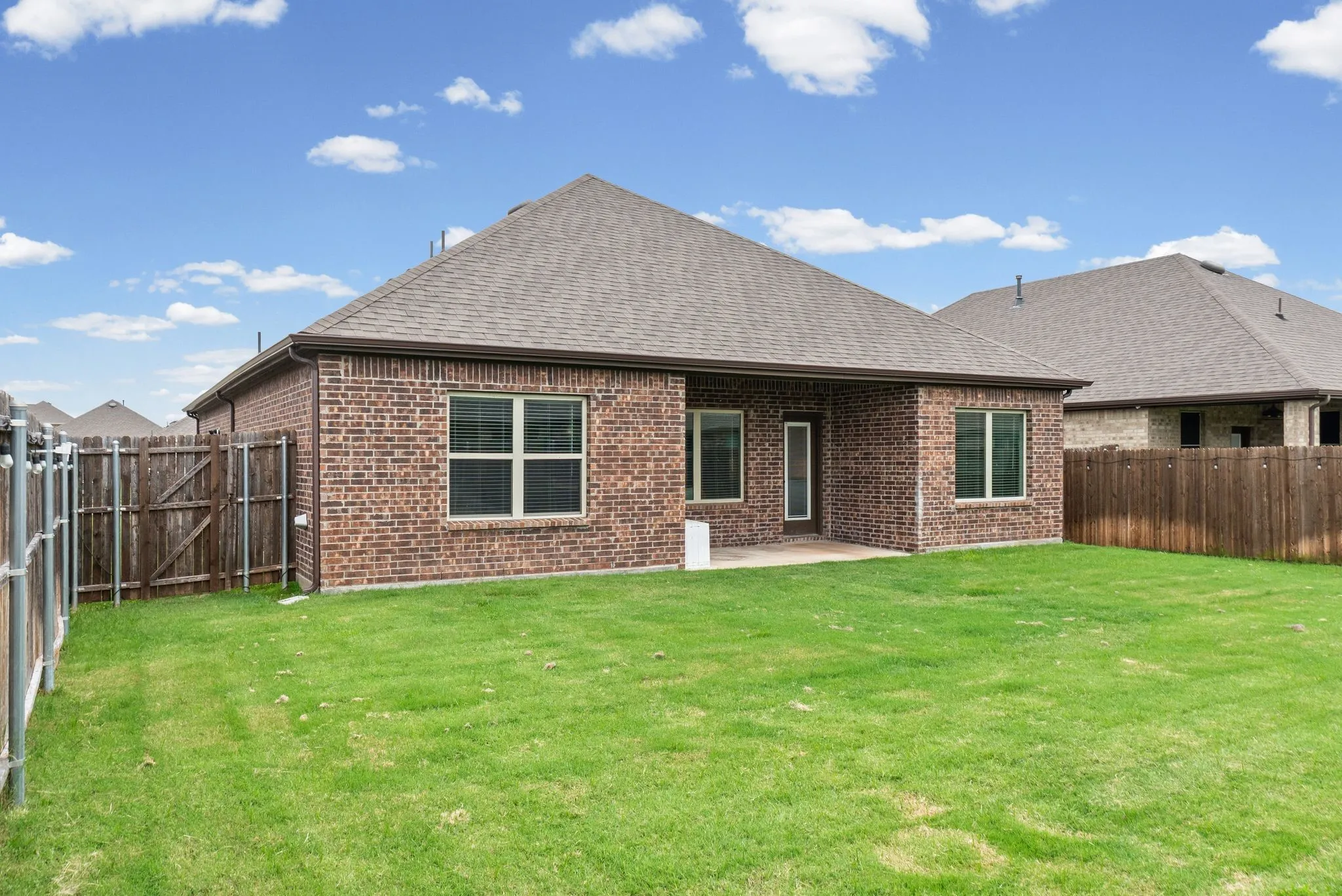 Single Family Residence For Sale in Hunt County , 179 Longhorn Pass, Caddo Mills, Texas 75135, 3 Bedroom, 2 Bathroom, 2 Garage spaces, 1,632 Sqft, built in 2021, mls#21285851, Real Estate Agent in Caddo Mills, Homes For Sale in Hunt county, Homes For Sale in Caddo Mills, Realtor in Caddo Mills Texas, Real Estate Brokerage Independent Realty Texas, Luminita Cordes Realtor