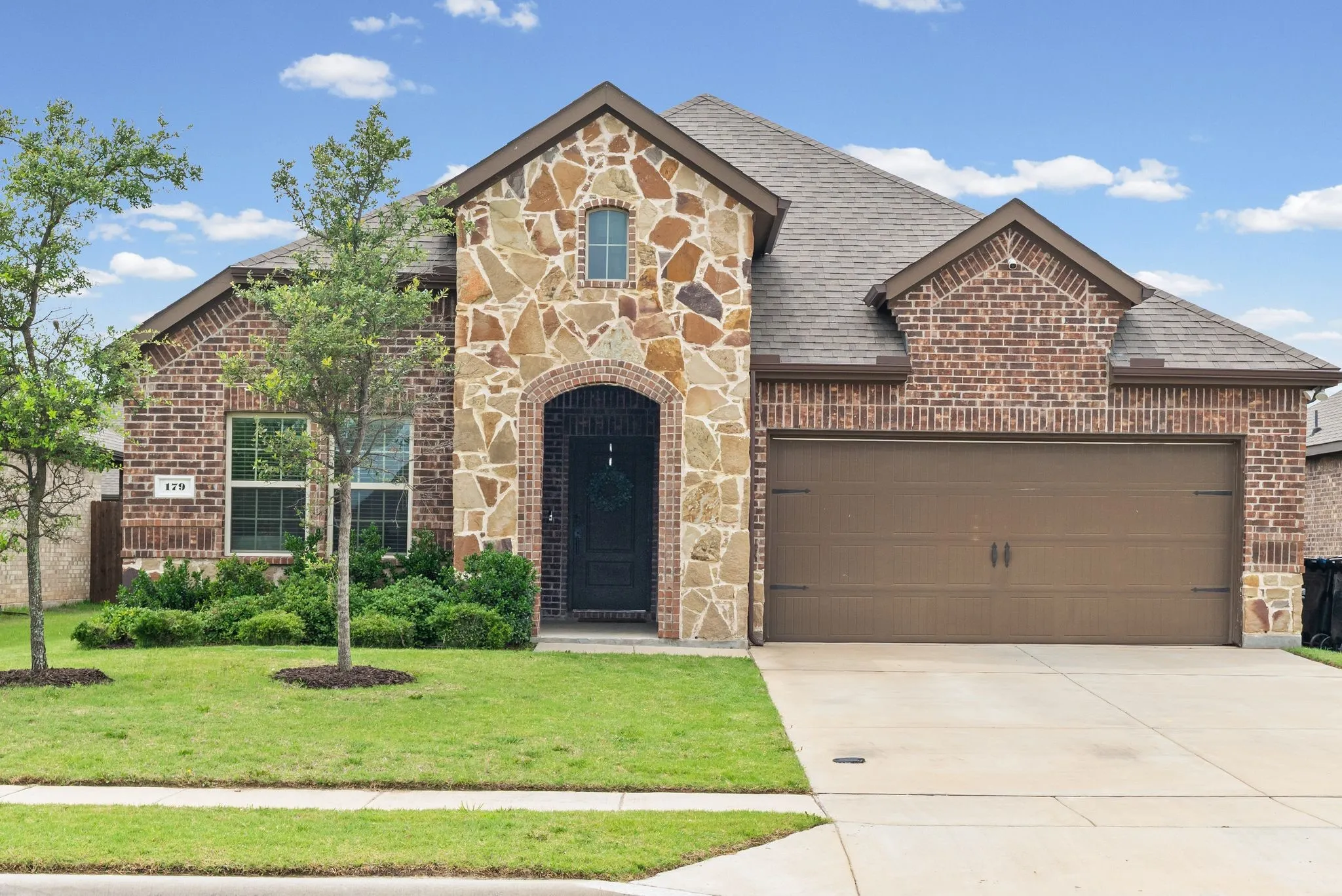 Single Family Residence For Sale in Hunt County , 179 Longhorn Pass, Caddo Mills, Texas 75135, 3 Bedroom, 2 Bathroom, 2 Garage spaces, 1,632 Sqft, built in 2021, mls#21285851, Real Estate Agent in Caddo Mills, Homes For Sale in Hunt county, Homes For Sale in Caddo Mills, Realtor in Caddo Mills Texas, Real Estate Brokerage Independent Realty Texas, Luminita Cordes Realtor