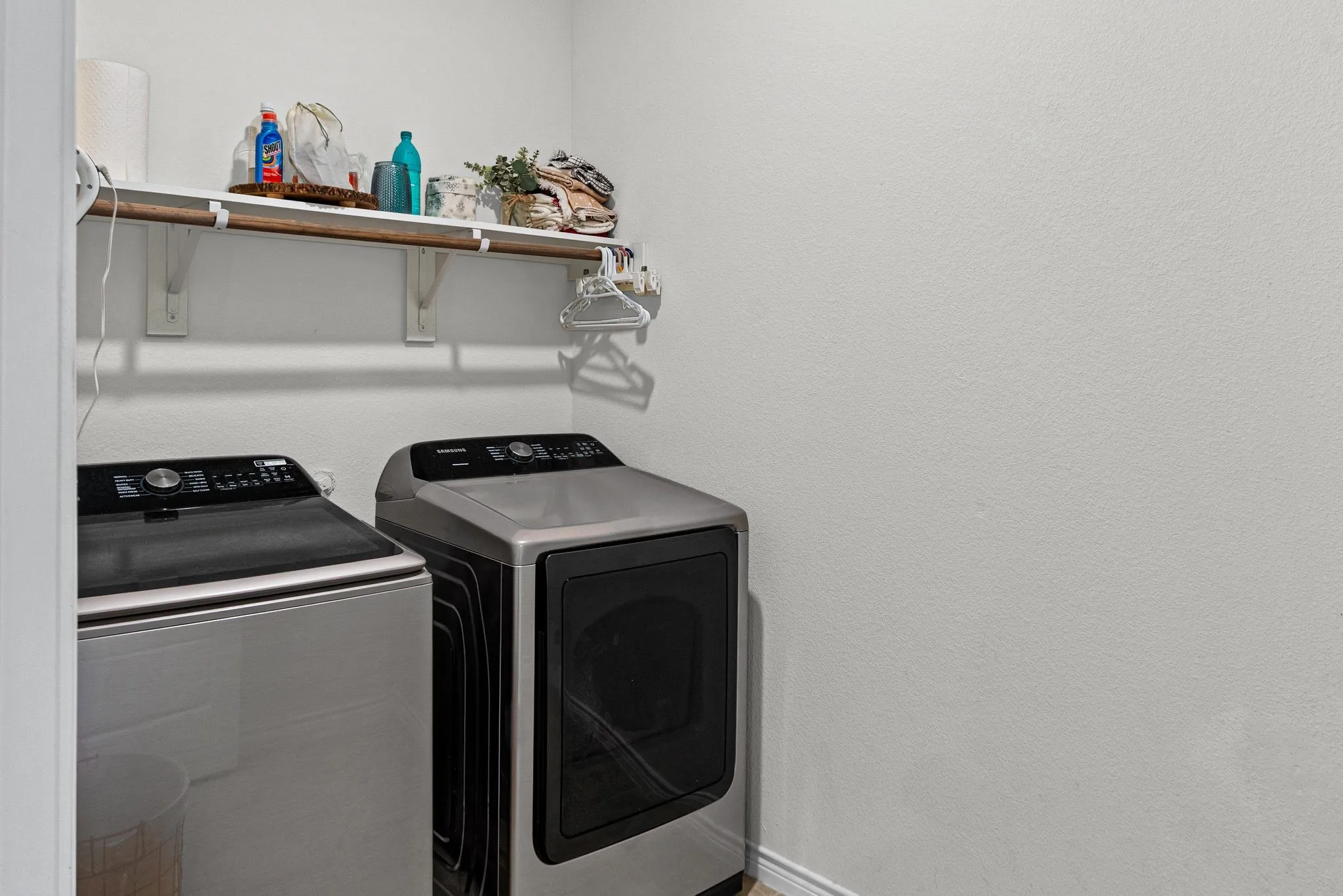 Single Family Residence For Sale in Hunt County , 179 Longhorn Pass, Caddo Mills, Texas 75135, 3 Bedroom, 2 Bathroom, 2 Garage spaces, 1,632 Sqft, built in 2021, mls#21285851, Real Estate Agent in Caddo Mills, Homes For Sale in Hunt county, Homes For Sale in Caddo Mills, Realtor in Caddo Mills Texas, Real Estate Brokerage Independent Realty Texas, Luminita Cordes Realtor