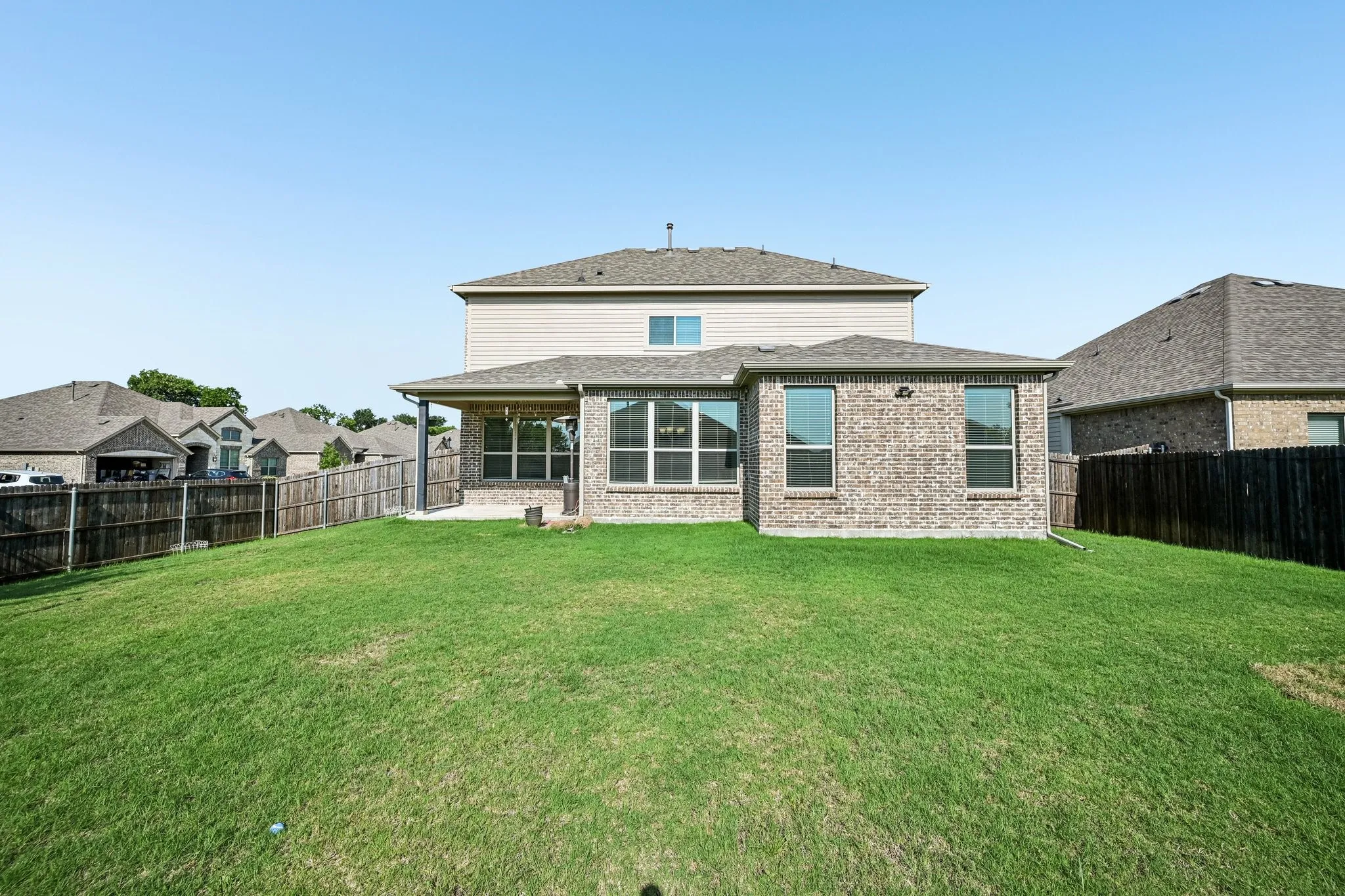 Single Family Residence For Sale in Collin County , 4002 Morning Dove Drive, Melissa, Texas 75454, 4 Bedroom, 4 Bathroom, 2 Garage spaces, 2,544 Sqft, built in 2021, mls#21287175, Real Estate Agent in Melissa, Homes For Sale in Collin county, Homes For Sale in Melissa, Realtor in Melissa Texas, Real Estate Brokerage Independent Realty Texas, Luminita Cordes Realtor