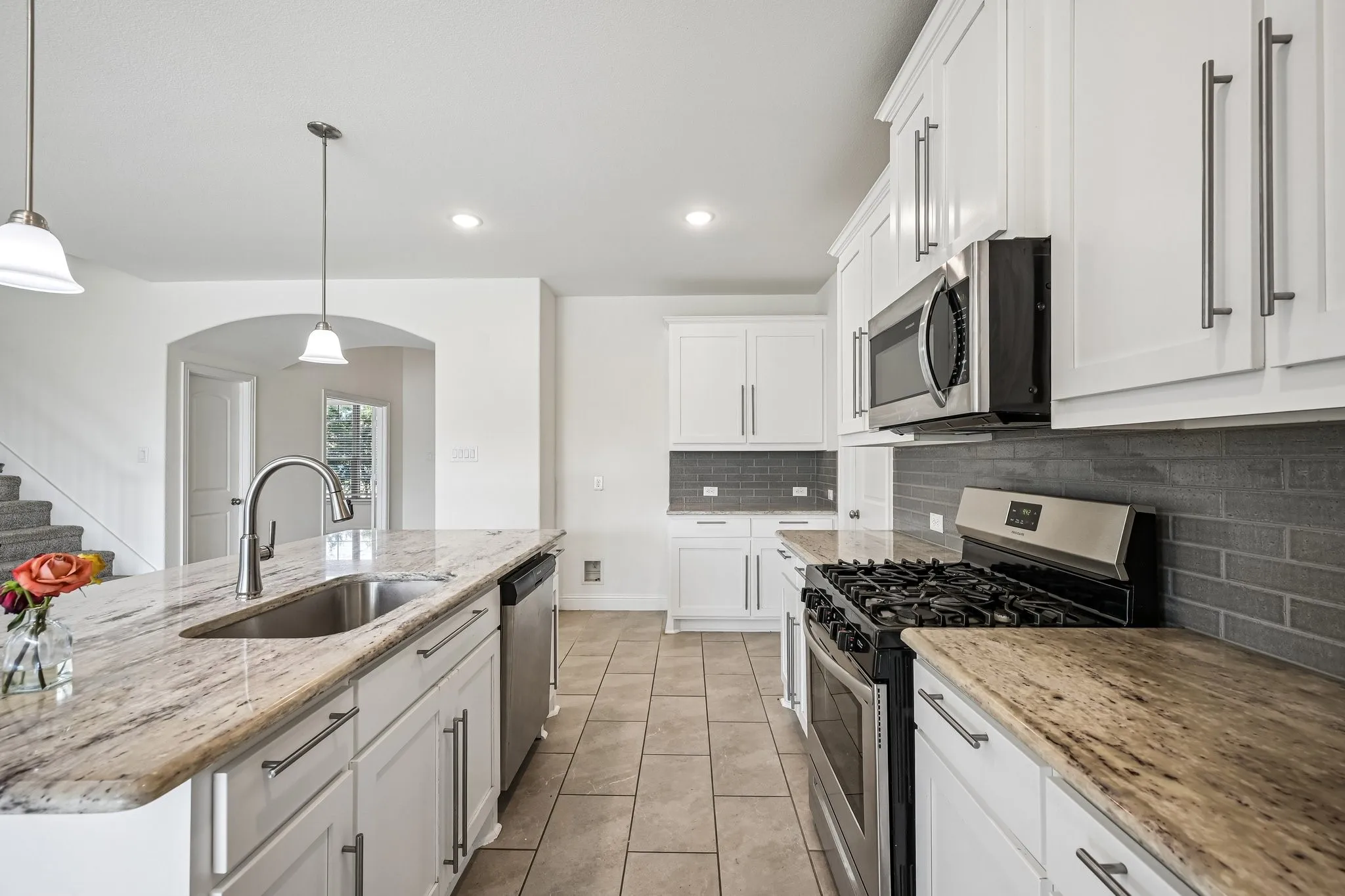 Single Family Residence For Sale in Collin County , 4002 Morning Dove Drive, Melissa, Texas 75454, 4 Bedroom, 4 Bathroom, 2 Garage spaces, 2,544 Sqft, built in 2021, mls#21287175, Real Estate Agent in Melissa, Homes For Sale in Collin county, Homes For Sale in Melissa, Realtor in Melissa Texas, Real Estate Brokerage Independent Realty Texas, Luminita Cordes Realtor