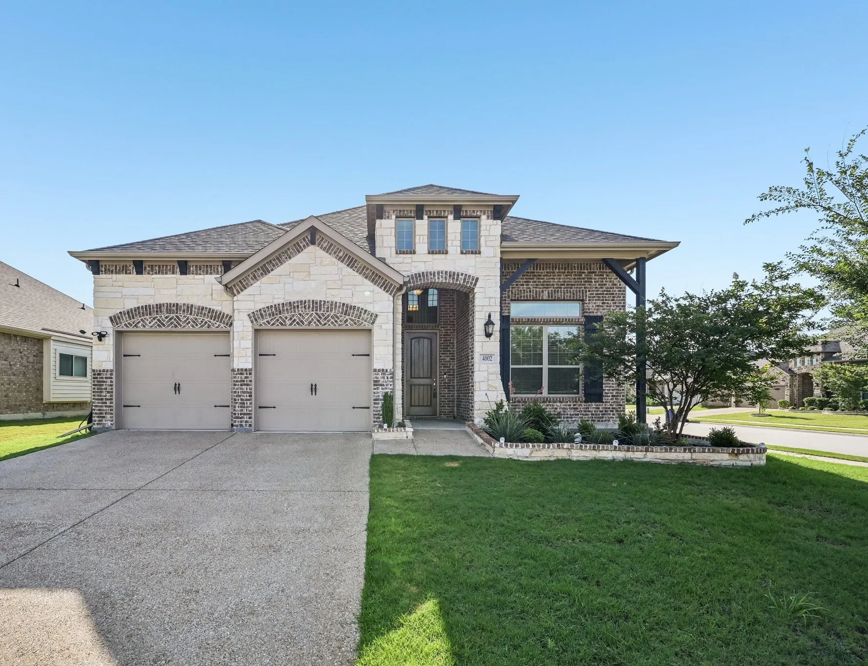 Single Family Residence For Sale in Collin County , 4002 Morning Dove Drive, Melissa, Texas 75454, 4 Bedroom, 4 Bathroom, 2 Garage spaces, 2,544 Sqft, built in 2021, mls#21287175, Real Estate Agent in Melissa, Homes For Sale in Collin county, Homes For Sale in Melissa, Realtor in Melissa Texas, Real Estate Brokerage Independent Realty Texas, Luminita Cordes Realtor