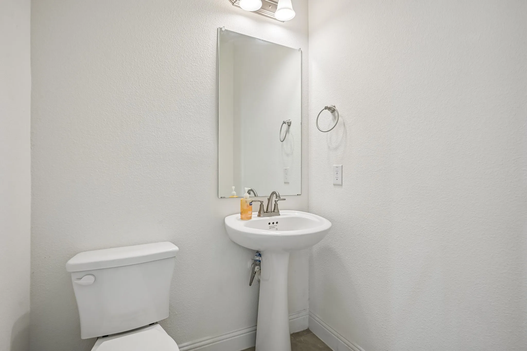 Single Family Residence For Sale in Collin County , 4002 Morning Dove Drive, Melissa, Texas 75454, 4 Bedroom, 4 Bathroom, 2 Garage spaces, 2,544 Sqft, built in 2021, mls#21287175, Real Estate Agent in Melissa, Homes For Sale in Collin county, Homes For Sale in Melissa, Realtor in Melissa Texas, Real Estate Brokerage Independent Realty Texas, Luminita Cordes Realtor