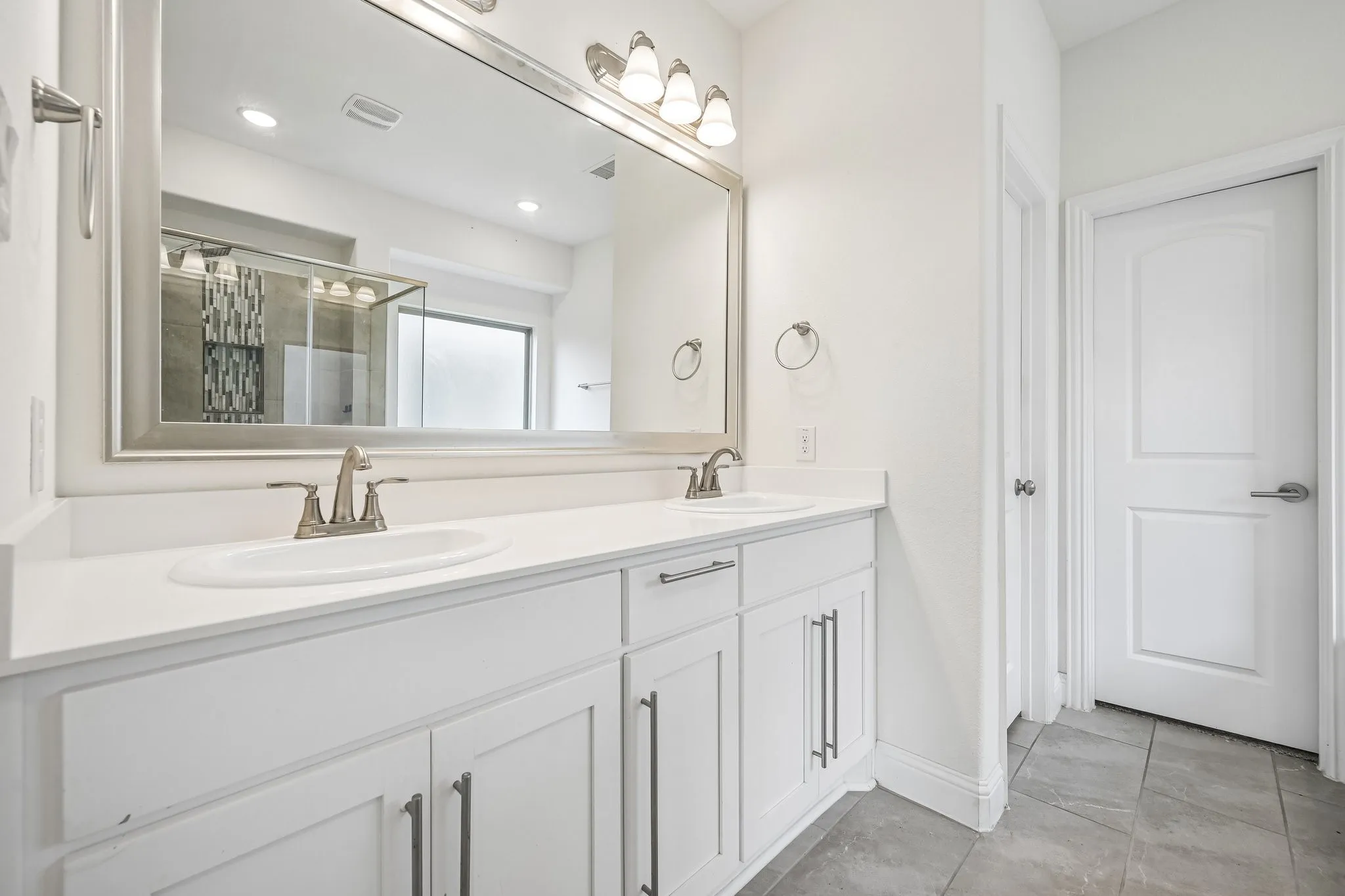 Single Family Residence For Sale in Collin County , 4002 Morning Dove Drive, Melissa, Texas 75454, 4 Bedroom, 4 Bathroom, 2 Garage spaces, 2,544 Sqft, built in 2021, mls#21287175, Real Estate Agent in Melissa, Homes For Sale in Collin county, Homes For Sale in Melissa, Realtor in Melissa Texas, Real Estate Brokerage Independent Realty Texas, Luminita Cordes Realtor