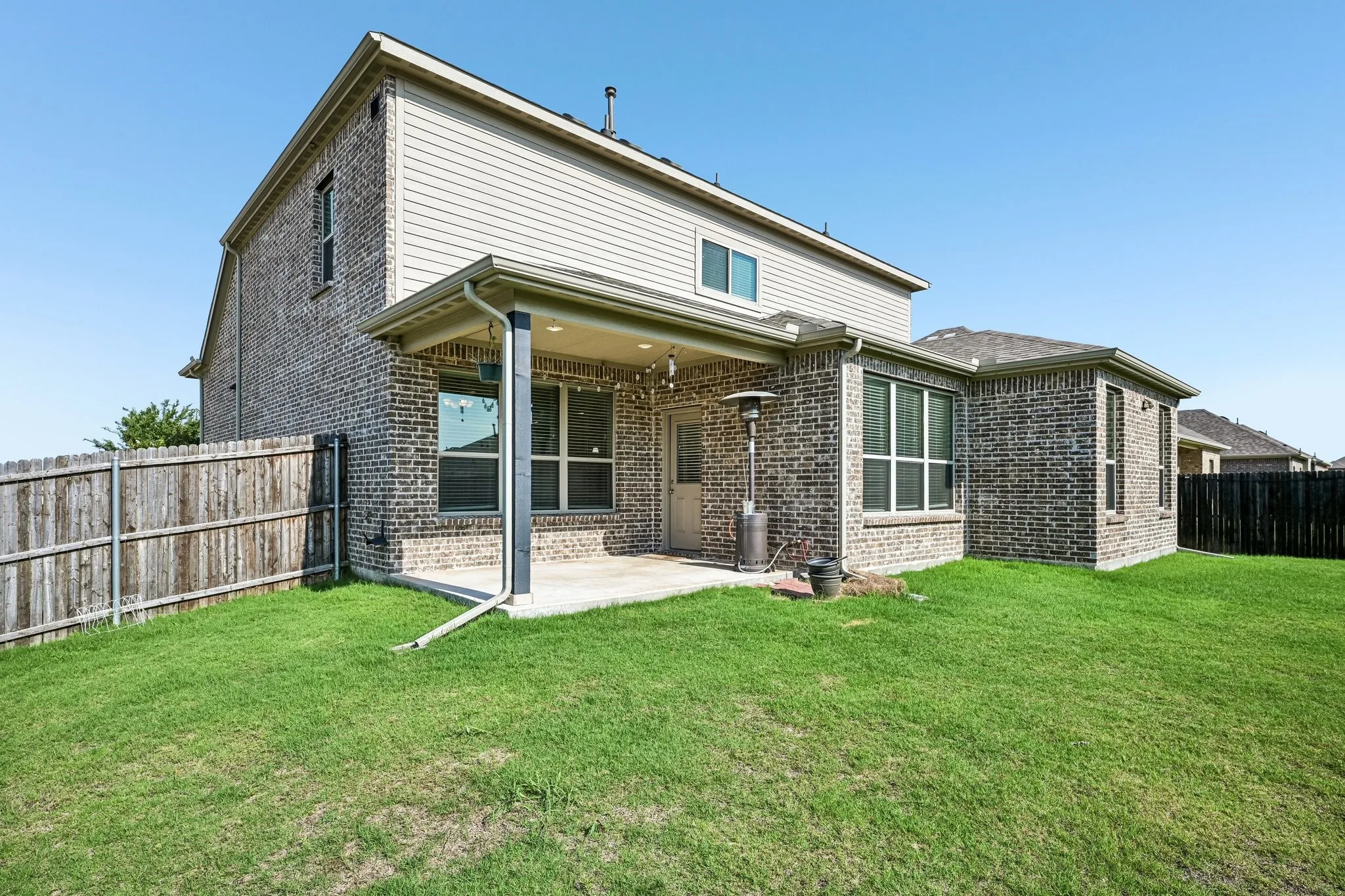 Single Family Residence For Sale in Collin County , 4002 Morning Dove Drive, Melissa, Texas 75454, 4 Bedroom, 4 Bathroom, 2 Garage spaces, 2,544 Sqft, built in 2021, mls#21287175, Real Estate Agent in Melissa, Homes For Sale in Collin county, Homes For Sale in Melissa, Realtor in Melissa Texas, Real Estate Brokerage Independent Realty Texas, Luminita Cordes Realtor