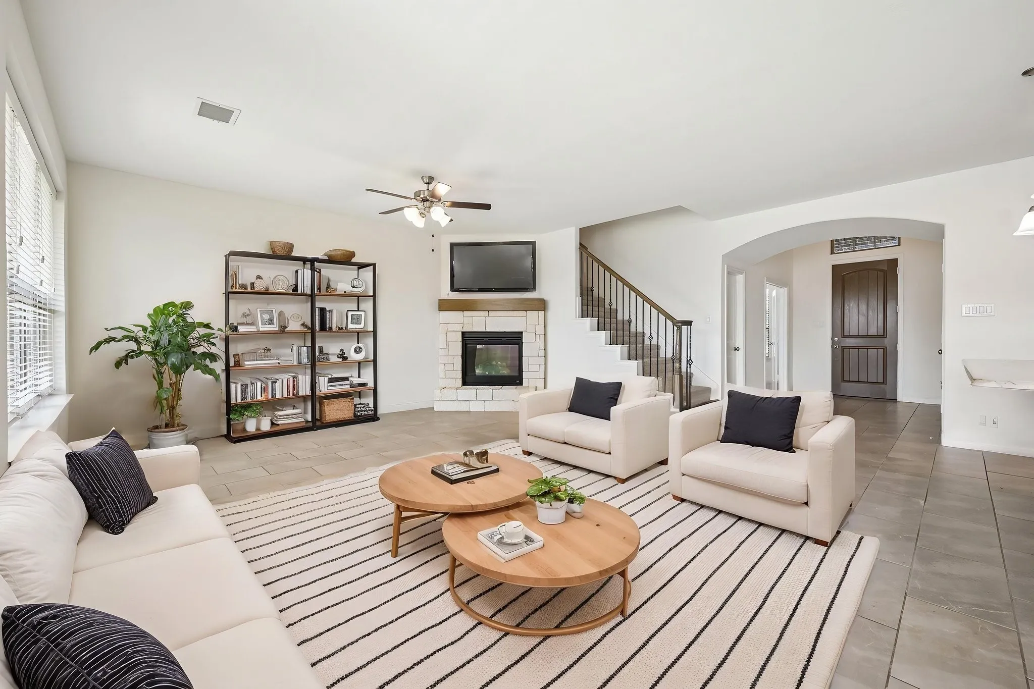 Single Family Residence For Sale in Collin County , 4002 Morning Dove Drive, Melissa, Texas 75454, 4 Bedroom, 4 Bathroom, 2 Garage spaces, 2,544 Sqft, built in 2021, mls#21287175, Real Estate Agent in Melissa, Homes For Sale in Collin county, Homes For Sale in Melissa, Realtor in Melissa Texas, Real Estate Brokerage Independent Realty Texas, Luminita Cordes Realtor