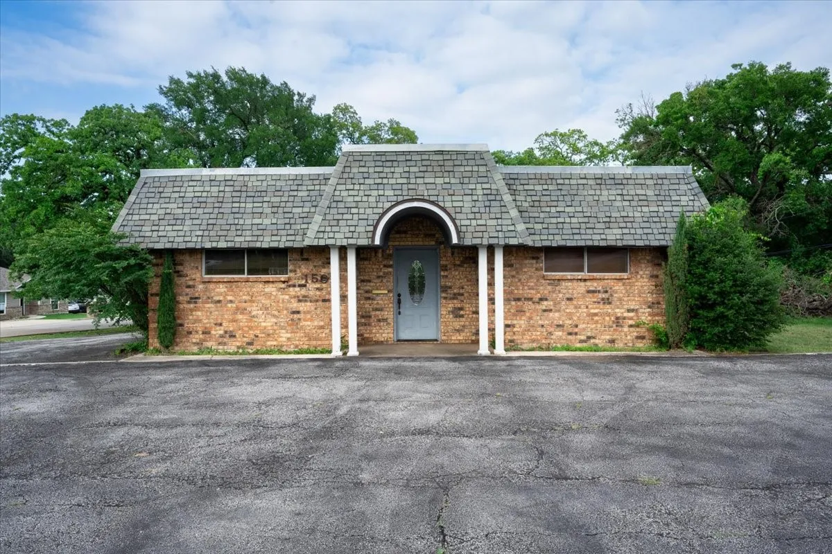 Office For Sale in Tarrant County , 1501 Southeast Parkway, Azle, Texas 76020, 0, 0, Garage spaces, 0 Sqft, built in 1976, mls#21281085, Real Estate Agent in Azle, Homes For Sale in Tarrant county, Homes For Sale in Azle, Realtor in Azle Texas, Real Estate Brokerage Independent Realty Texas, Luminita Cordes Realtor