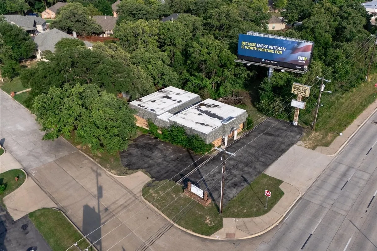 Office For Sale in Tarrant County , 1501 Southeast Parkway, Azle, Texas 76020, 0, 0, Garage spaces, 0 Sqft, built in 1976, mls#21281085, Real Estate Agent in Azle, Homes For Sale in Tarrant county, Homes For Sale in Azle, Realtor in Azle Texas, Real Estate Brokerage Independent Realty Texas, Luminita Cordes Realtor