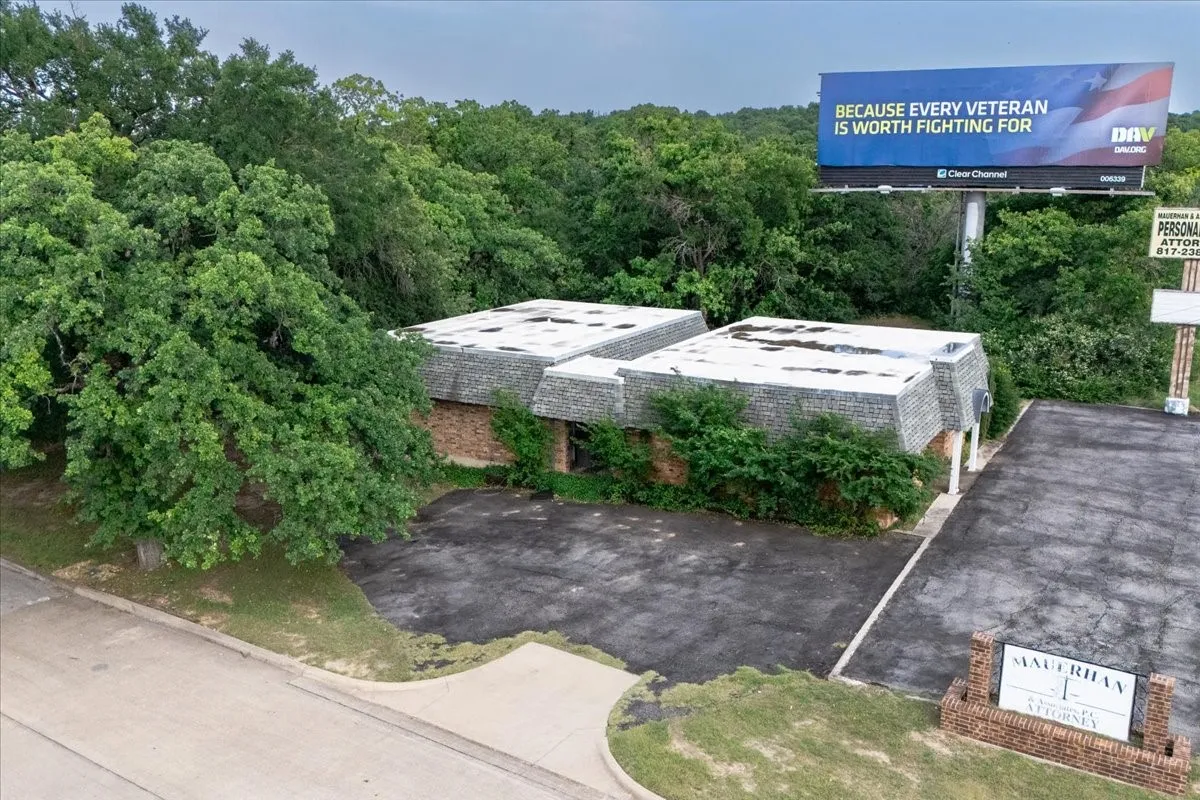 Office For Sale in Tarrant County , 1501 Southeast Parkway, Azle, Texas 76020, 0, 0, Garage spaces, 0 Sqft, built in 1976, mls#21281085, Real Estate Agent in Azle, Homes For Sale in Tarrant county, Homes For Sale in Azle, Realtor in Azle Texas, Real Estate Brokerage Independent Realty Texas, Luminita Cordes Realtor