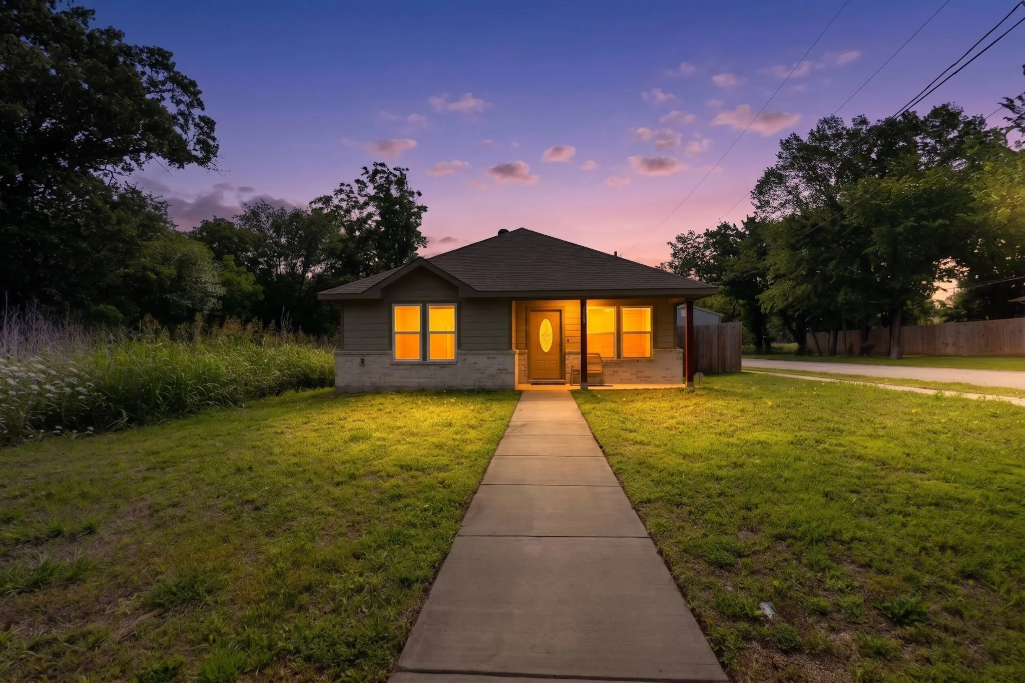Single Family Residence For Sale in Hunt County , 3221 Gibbons Street, Greenville, Texas 75401, 3 Bedrooms, 2 Bathrooms, 2 Garage spaces, 1,140 Sqft, built in 2022, Price $260,000, mls#21287280, Real Estate Agent in Greenville, Homes For Sale in Hunt county, Homes For Sale in Greenville, Realtor in Greenville Texas, Real Estate Brokerage Independent Realty Texas, Luminita Cordes Realtor