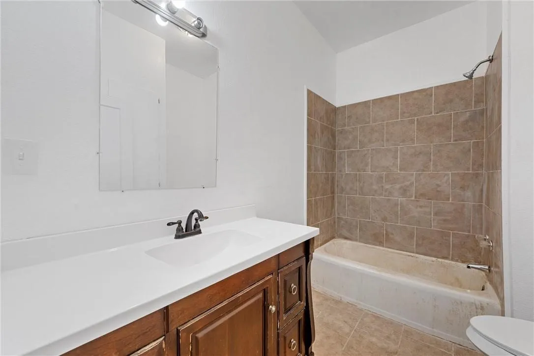 Single Family Residence For Sale in Falls County , 433 Chambers Street, Marlin, Texas 76661, 3 Bedroom, 3 Bathroom, Garage spaces, 2,284 Sqft, built in 0, mls#21287455, Real Estate Agent in Marlin, Homes For Sale in Falls county, Homes For Sale in Marlin, Realtor in Marlin Texas, Real Estate Brokerage Independent Realty Texas, Luminita Cordes Realtor