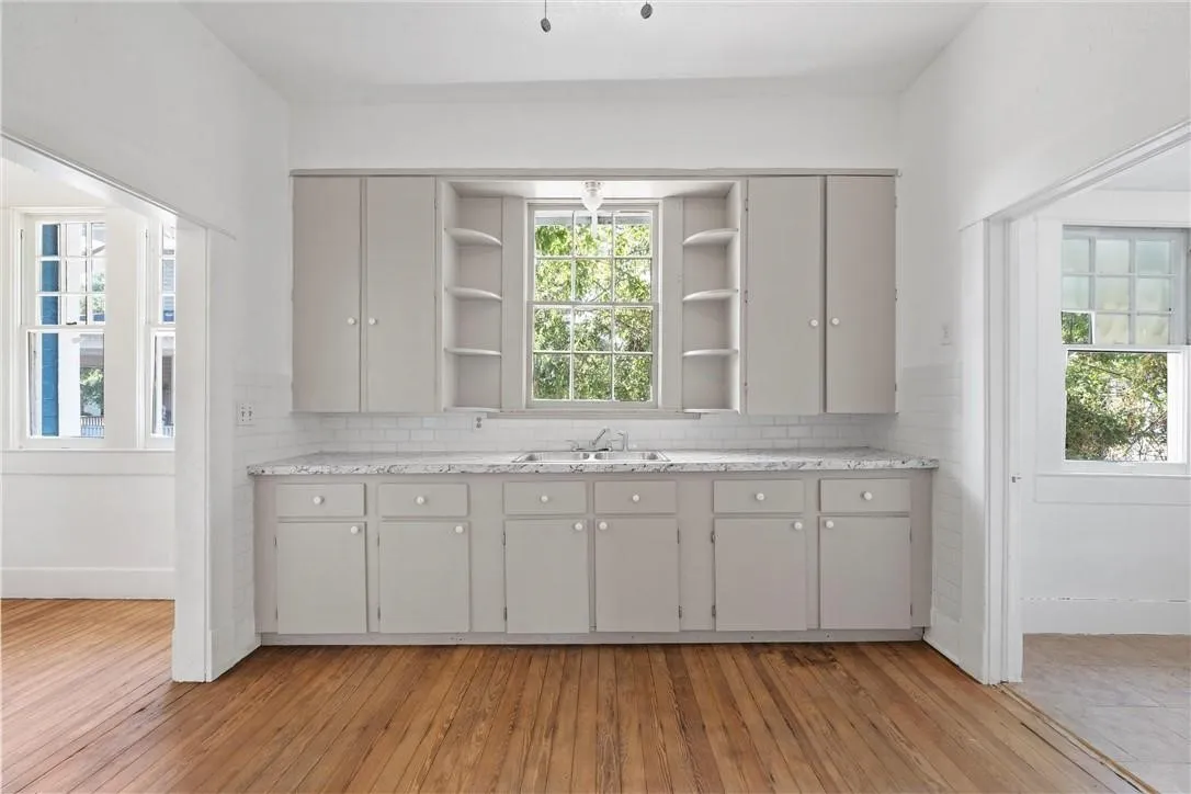 Single Family Residence For Sale in Falls County , 433 Chambers Street, Marlin, Texas 76661, 3 Bedroom, 3 Bathroom, Garage spaces, 2,284 Sqft, built in 0, mls#21287455, Real Estate Agent in Marlin, Homes For Sale in Falls county, Homes For Sale in Marlin, Realtor in Marlin Texas, Real Estate Brokerage Independent Realty Texas, Luminita Cordes Realtor