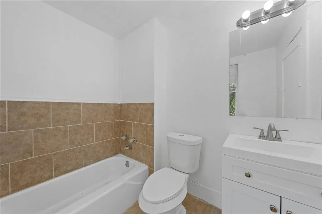 Single Family Residence For Sale in Falls County , 433 Chambers Street, Marlin, Texas 76661, 3 Bedroom, 3 Bathroom, Garage spaces, 2,284 Sqft, built in 0, mls#21287455, Real Estate Agent in Marlin, Homes For Sale in Falls county, Homes For Sale in Marlin, Realtor in Marlin Texas, Real Estate Brokerage Independent Realty Texas, Luminita Cordes Realtor
