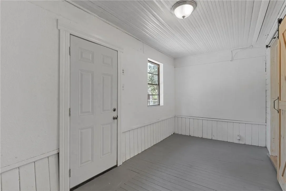 Single Family Residence For Sale in Falls County , 433 Chambers Street, Marlin, Texas 76661, 3 Bedroom, 3 Bathroom, Garage spaces, 2,284 Sqft, built in 0, mls#21287455, Real Estate Agent in Marlin, Homes For Sale in Falls county, Homes For Sale in Marlin, Realtor in Marlin Texas, Real Estate Brokerage Independent Realty Texas, Luminita Cordes Realtor
