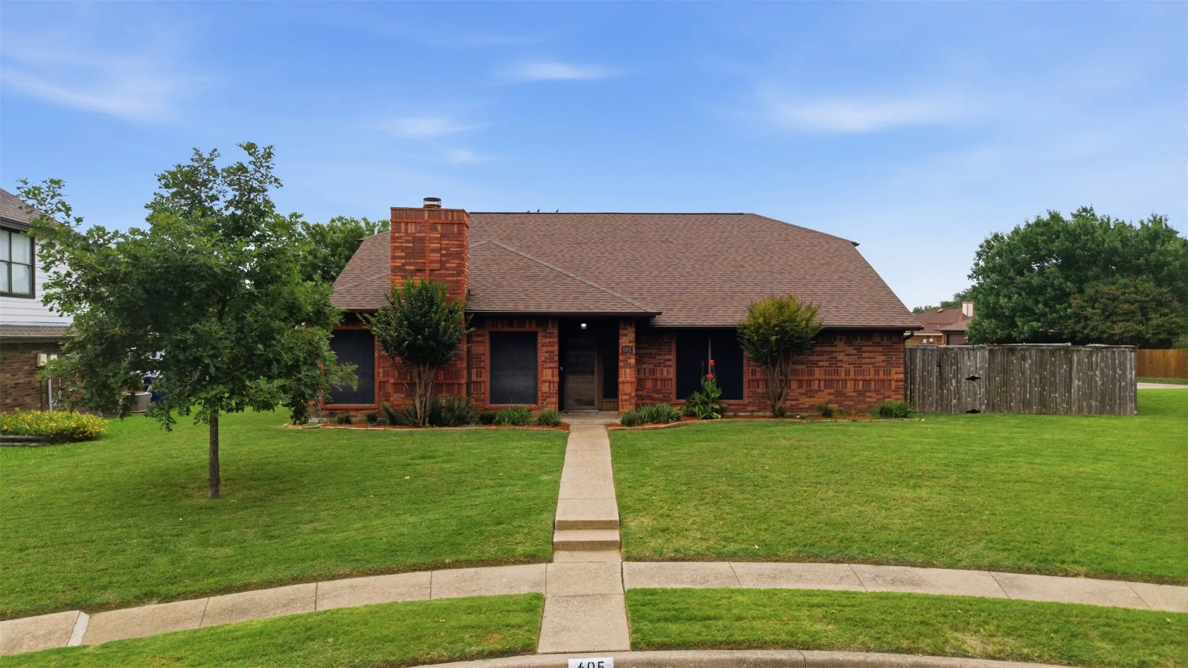 Single Family Residence For Sale in Dallas County , 605 Buttercup Circle, Garland, Texas 75040, 4 Bedroom, 3 Bathroom, 2 Garage spaces, 2,109 Sqft, built in 1987, mls#21287533, Real Estate Agent in Garland, Homes For Sale in Dallas county, Homes For Sale in Garland, Realtor in Garland Texas, Real Estate Brokerage Independent Realty Texas, Luminita Cordes Realtor
