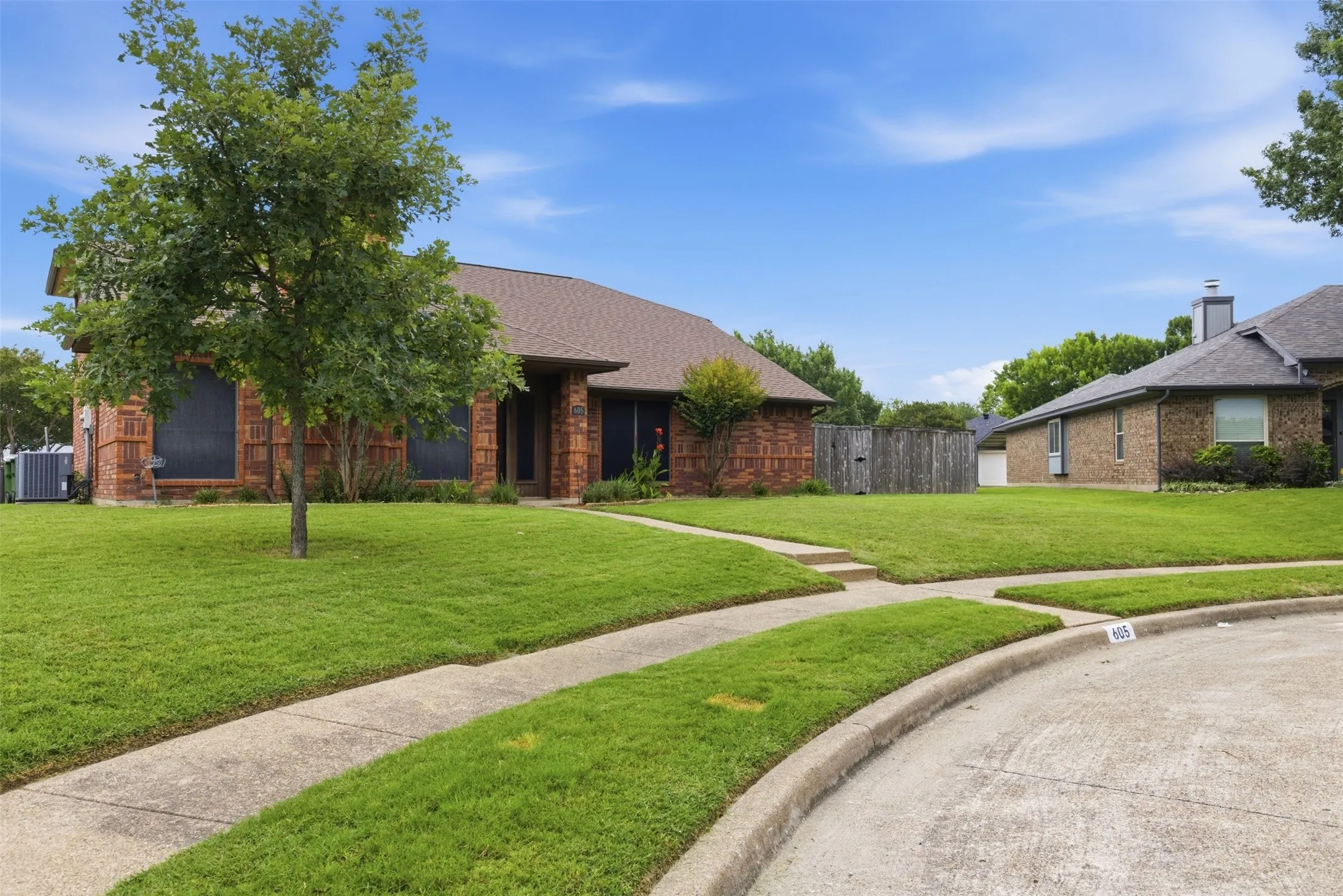 Single Family Residence For Sale in Dallas County , 605 Buttercup Circle, Garland, Texas 75040, 4 Bedroom, 3 Bathroom, 2 Garage spaces, 2,109 Sqft, built in 1987, mls#21287533, Real Estate Agent in Garland, Homes For Sale in Dallas county, Homes For Sale in Garland, Realtor in Garland Texas, Real Estate Brokerage Independent Realty Texas, Luminita Cordes Realtor