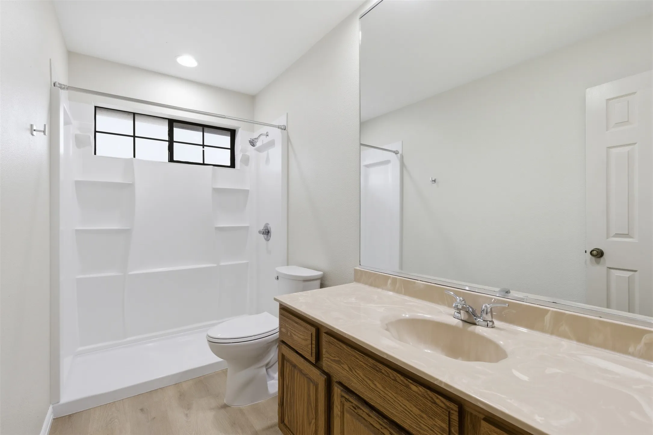 Single Family Residence For Sale in Dallas County , 605 Buttercup Circle, Garland, Texas 75040, 4 Bedroom, 3 Bathroom, 2 Garage spaces, 2,109 Sqft, built in 1987, mls#21287533, Real Estate Agent in Garland, Homes For Sale in Dallas county, Homes For Sale in Garland, Realtor in Garland Texas, Real Estate Brokerage Independent Realty Texas, Luminita Cordes Realtor