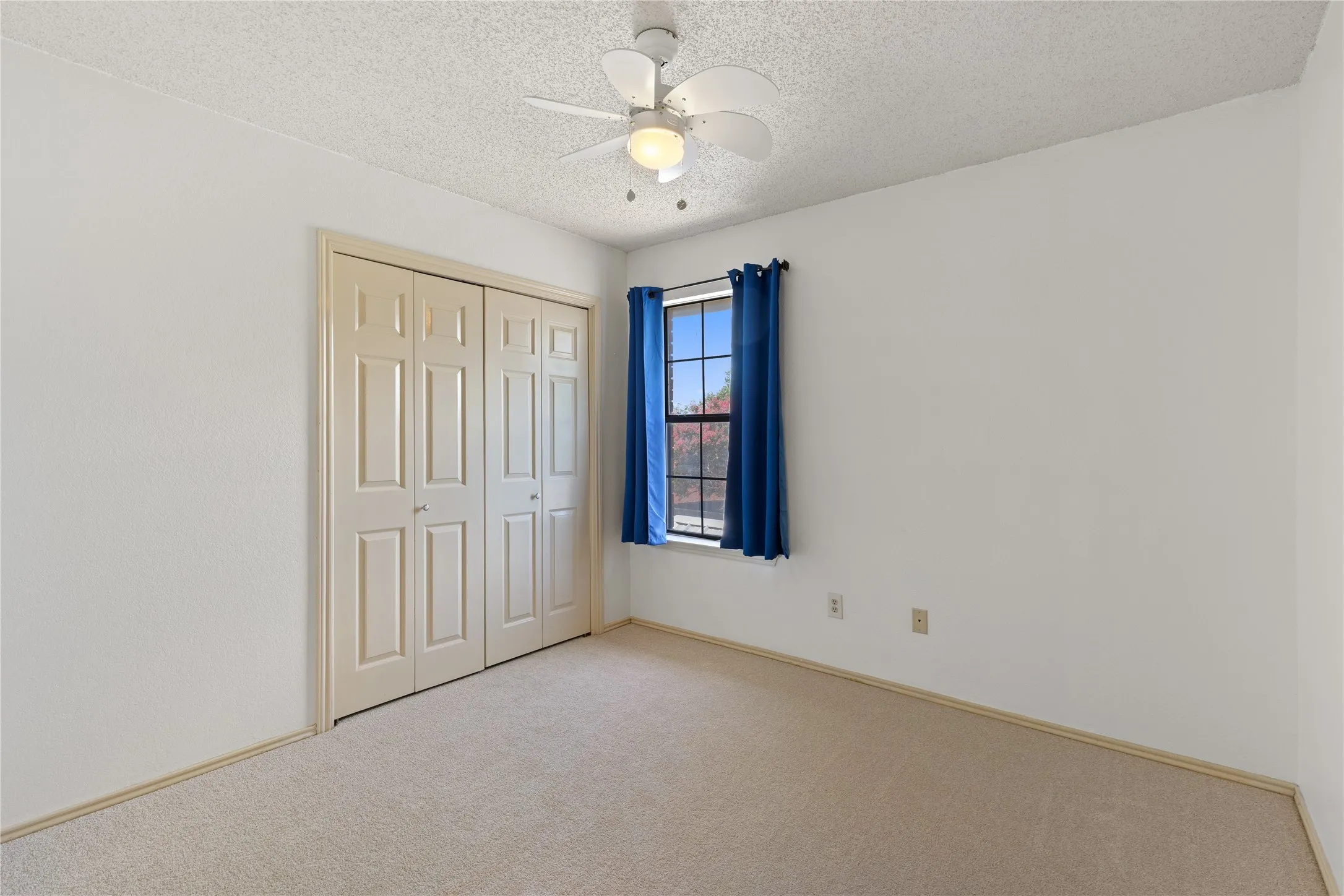 Single Family Residence For Sale in Dallas County , 605 Buttercup Circle, Garland, Texas 75040, 4 Bedroom, 3 Bathroom, 2 Garage spaces, 2,109 Sqft, built in 1987, mls#21287533, Real Estate Agent in Garland, Homes For Sale in Dallas county, Homes For Sale in Garland, Realtor in Garland Texas, Real Estate Brokerage Independent Realty Texas, Luminita Cordes Realtor