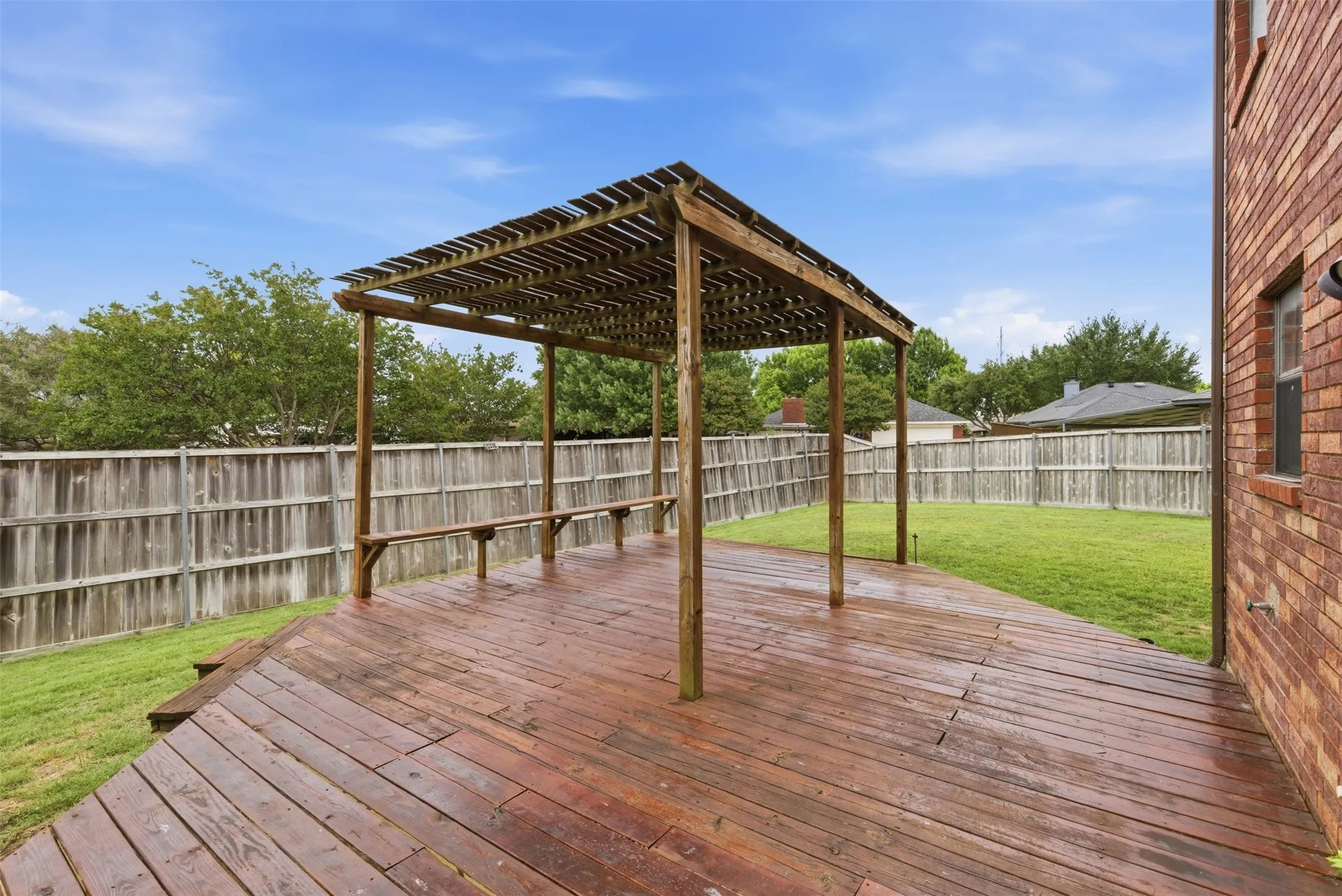 Single Family Residence For Sale in Dallas County , 605 Buttercup Circle, Garland, Texas 75040, 4 Bedroom, 3 Bathroom, 2 Garage spaces, 2,109 Sqft, built in 1987, mls#21287533, Real Estate Agent in Garland, Homes For Sale in Dallas county, Homes For Sale in Garland, Realtor in Garland Texas, Real Estate Brokerage Independent Realty Texas, Luminita Cordes Realtor
