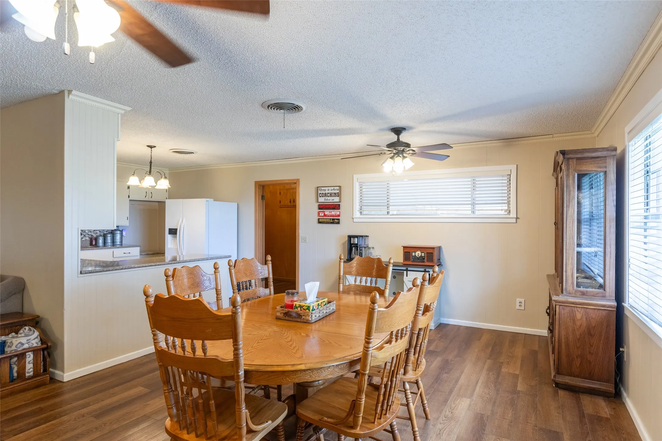 Single Family Residence For Sale in Haskell County , 405 S Breustedt Street, Weinert, Texas 76388, 3 Bedrooms, 2 Bathrooms, Garage spaces, 1,813 Sqft, built in 1964, Price $190,000, mls#21287262, Real Estate Agent in Weinert, Homes For Sale in Haskell county, Homes For Sale in Weinert, Realtor in Weinert Texas, Real Estate Brokerage Independent Realty Texas, Luminita Cordes Realtor
