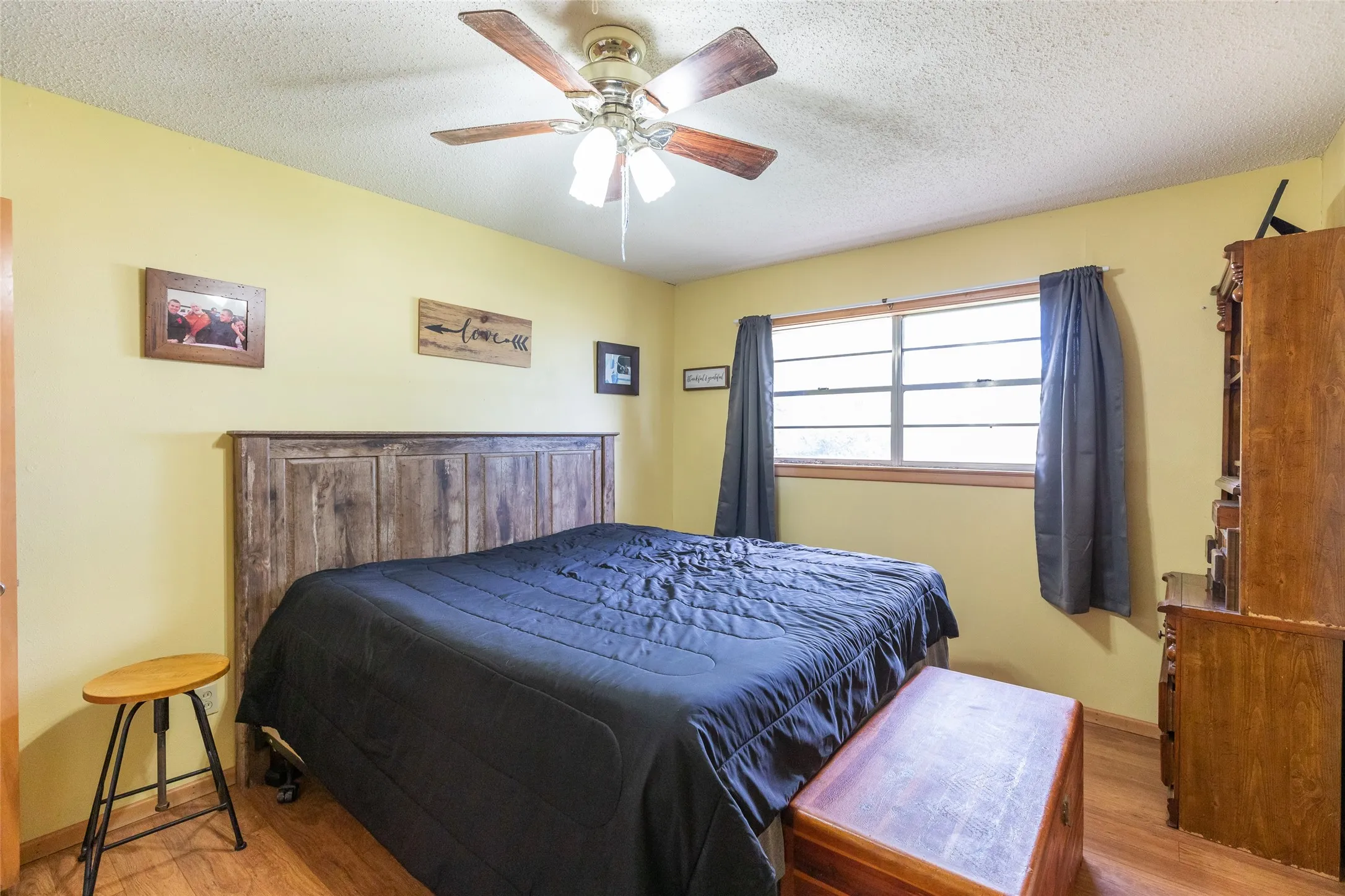 Single Family Residence For Sale in Haskell County , 405 S Breustedt Street, Weinert, Texas 76388, 3 Bedrooms, 2 Bathrooms, Garage spaces, 1,813 Sqft, built in 1964, Price $190,000, mls#21287262, Real Estate Agent in Weinert, Homes For Sale in Haskell county, Homes For Sale in Weinert, Realtor in Weinert Texas, Real Estate Brokerage Independent Realty Texas, Luminita Cordes Realtor