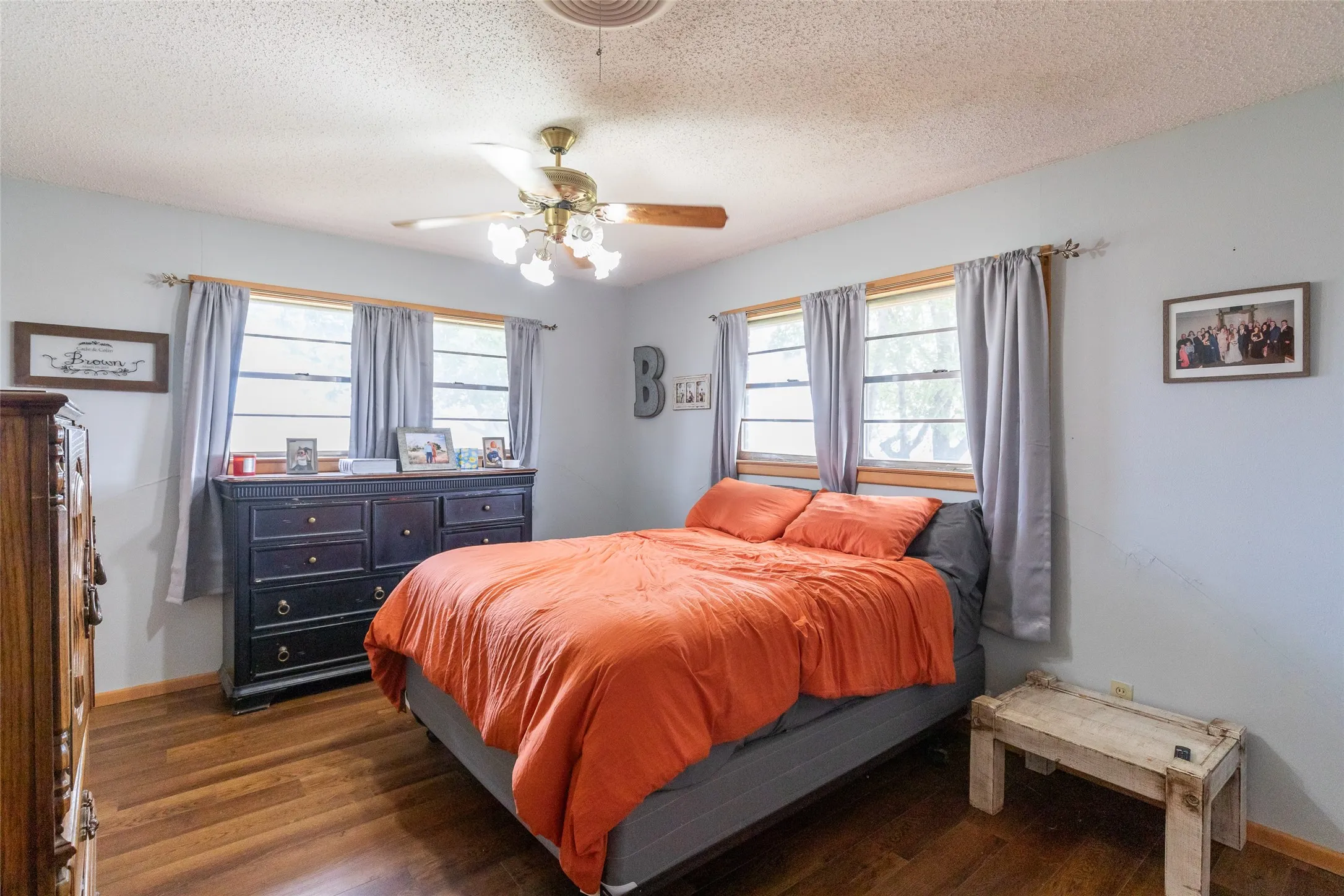 Single Family Residence For Sale in Haskell County , 405 S Breustedt Street, Weinert, Texas 76388, 3 Bedrooms, 2 Bathrooms, Garage spaces, 1,813 Sqft, built in 1964, Price $190,000, mls#21287262, Real Estate Agent in Weinert, Homes For Sale in Haskell county, Homes For Sale in Weinert, Realtor in Weinert Texas, Real Estate Brokerage Independent Realty Texas, Luminita Cordes Realtor
