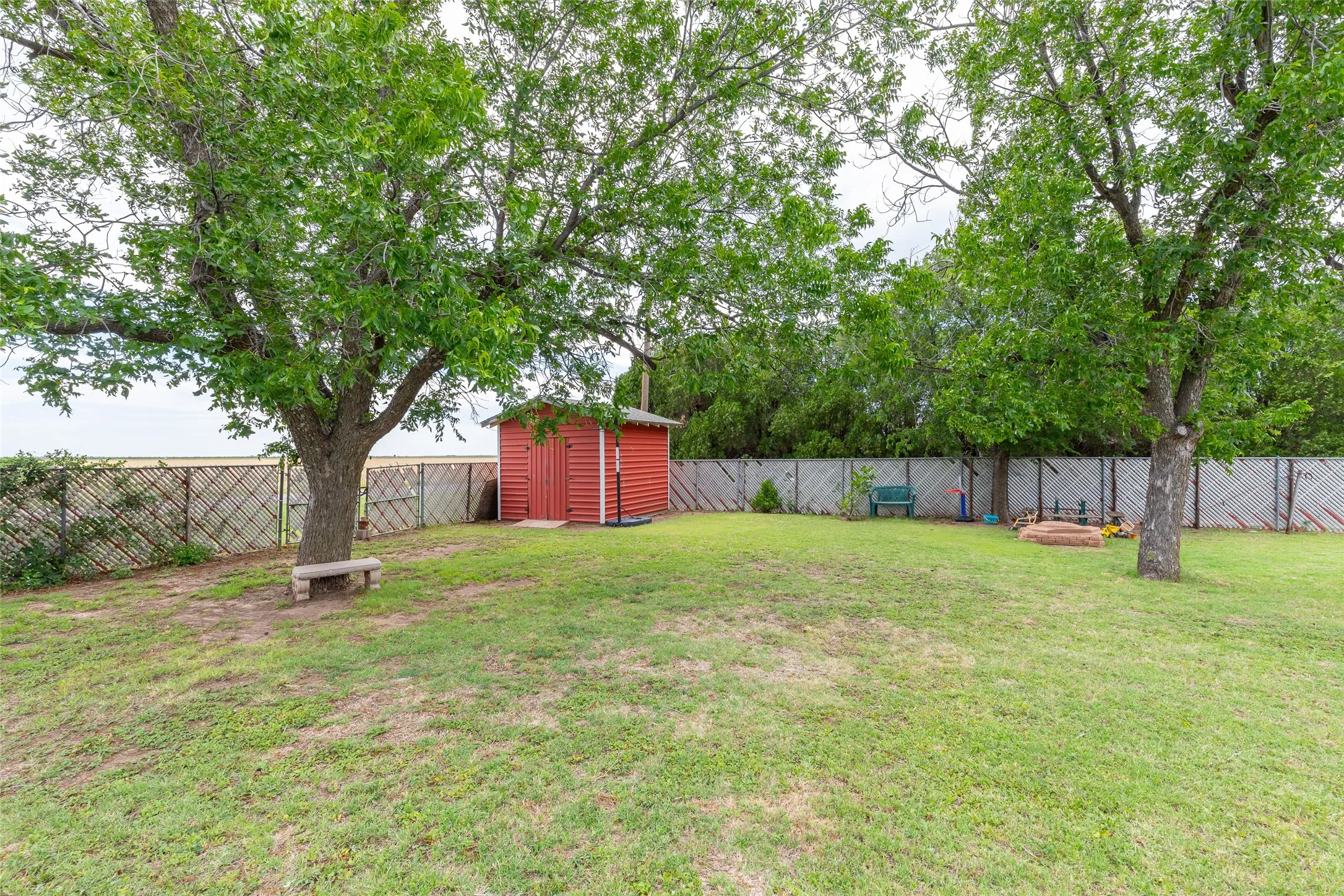 Single Family Residence For Sale in Haskell County , 405 S Breustedt Street, Weinert, Texas 76388, 3 Bedrooms, 2 Bathrooms, Garage spaces, 1,813 Sqft, built in 1964, Price $190,000, mls#21287262, Real Estate Agent in Weinert, Homes For Sale in Haskell county, Homes For Sale in Weinert, Realtor in Weinert Texas, Real Estate Brokerage Independent Realty Texas, Luminita Cordes Realtor