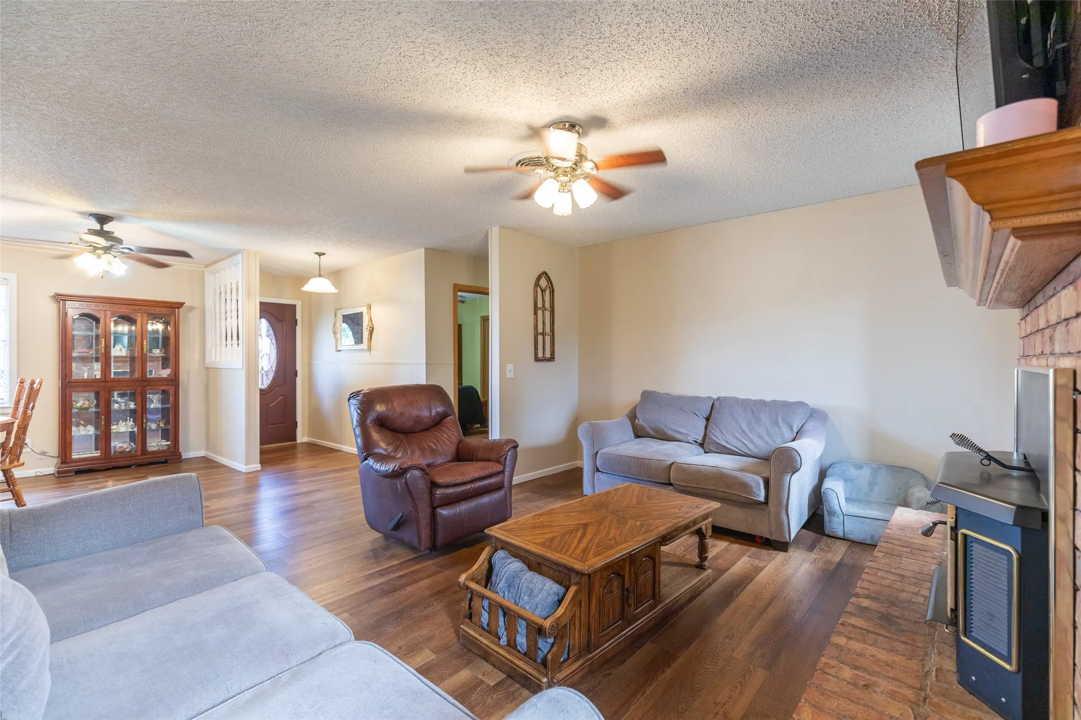 Single Family Residence For Sale in Haskell County , 405 S Breustedt Street, Weinert, Texas 76388, 3 Bedrooms, 2 Bathrooms, Garage spaces, 1,813 Sqft, built in 1964, Price $190,000, mls#21287262, Real Estate Agent in Weinert, Homes For Sale in Haskell county, Homes For Sale in Weinert, Realtor in Weinert Texas, Real Estate Brokerage Independent Realty Texas, Luminita Cordes Realtor