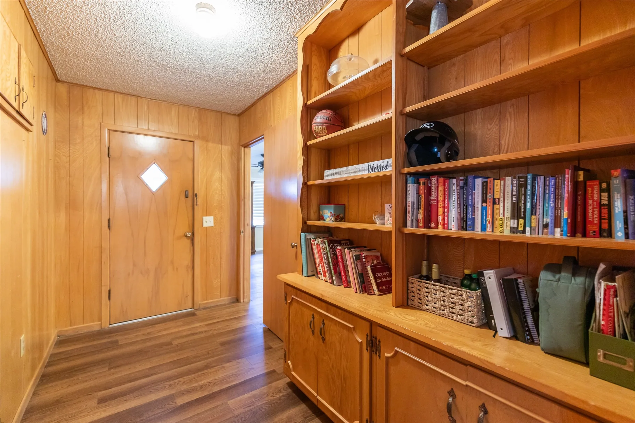 Single Family Residence For Sale in Haskell County , 405 S Breustedt Street, Weinert, Texas 76388, 3 Bedrooms, 2 Bathrooms, Garage spaces, 1,813 Sqft, built in 1964, Price $190,000, mls#21287262, Real Estate Agent in Weinert, Homes For Sale in Haskell county, Homes For Sale in Weinert, Realtor in Weinert Texas, Real Estate Brokerage Independent Realty Texas, Luminita Cordes Realtor