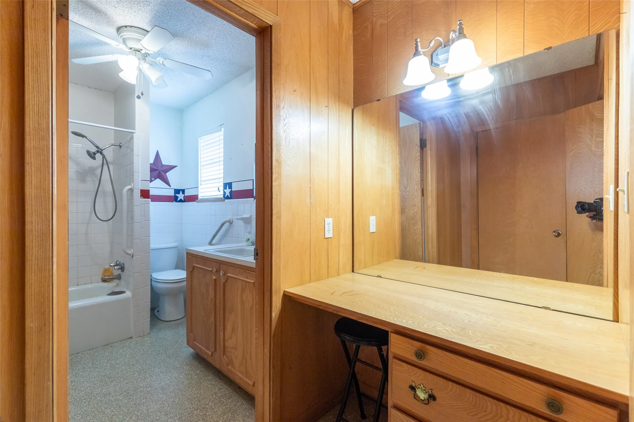 Single Family Residence For Sale in Haskell County , 405 S Breustedt Street, Weinert, Texas 76388, 3 Bedrooms, 2 Bathrooms, Garage spaces, 1,813 Sqft, built in 1964, Price $190,000, mls#21287262, Real Estate Agent in Weinert, Homes For Sale in Haskell county, Homes For Sale in Weinert, Realtor in Weinert Texas, Real Estate Brokerage Independent Realty Texas, Luminita Cordes Realtor