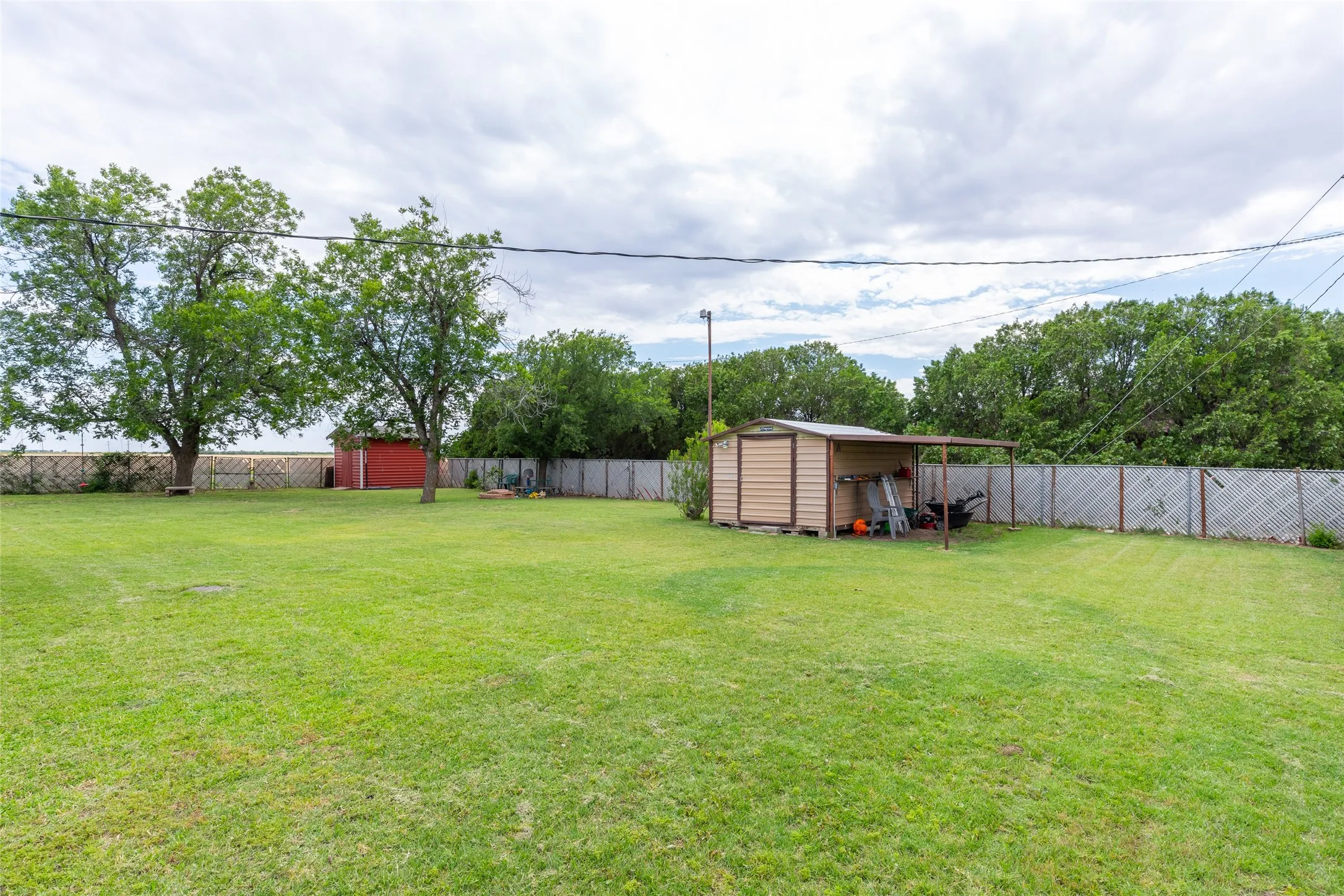 Single Family Residence For Sale in Haskell County , 405 S Breustedt Street, Weinert, Texas 76388, 3 Bedrooms, 2 Bathrooms, Garage spaces, 1,813 Sqft, built in 1964, Price $190,000, mls#21287262, Real Estate Agent in Weinert, Homes For Sale in Haskell county, Homes For Sale in Weinert, Realtor in Weinert Texas, Real Estate Brokerage Independent Realty Texas, Luminita Cordes Realtor