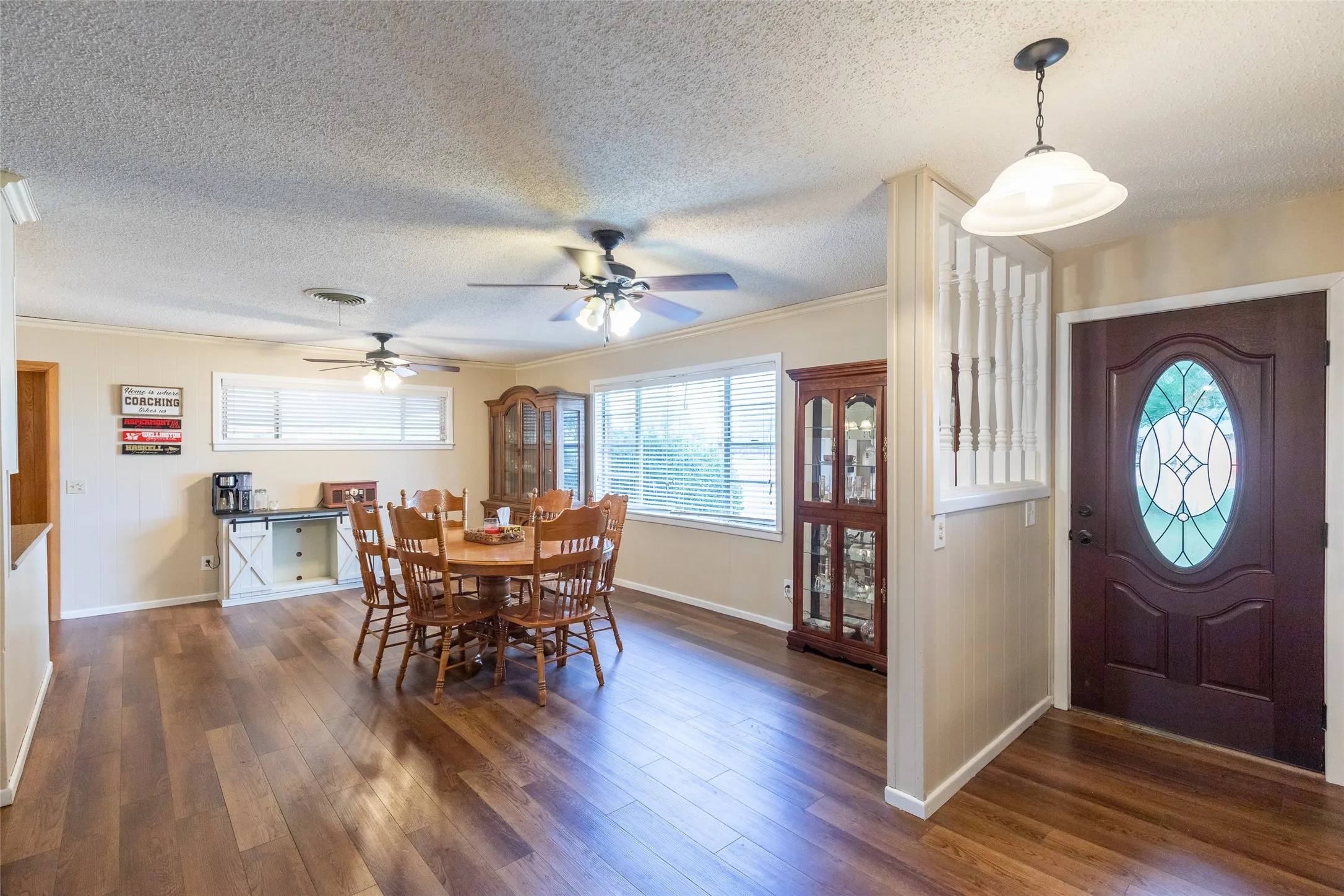 Single Family Residence For Sale in Haskell County , 405 S Breustedt Street, Weinert, Texas 76388, 3 Bedrooms, 2 Bathrooms, Garage spaces, 1,813 Sqft, built in 1964, Price $190,000, mls#21287262, Real Estate Agent in Weinert, Homes For Sale in Haskell county, Homes For Sale in Weinert, Realtor in Weinert Texas, Real Estate Brokerage Independent Realty Texas, Luminita Cordes Realtor
