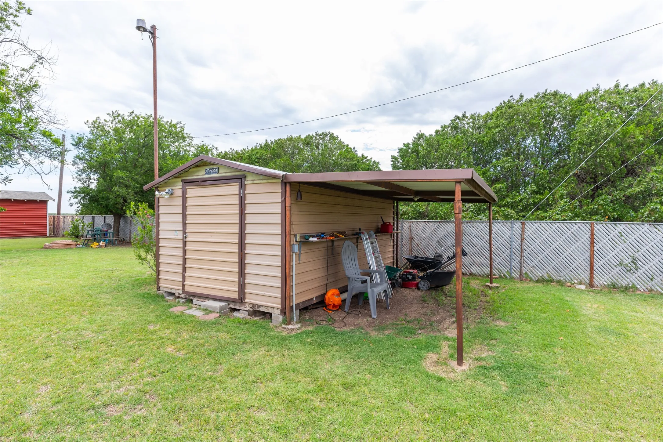 Single Family Residence For Sale in Haskell County , 405 S Breustedt Street, Weinert, Texas 76388, 3 Bedrooms, 2 Bathrooms, Garage spaces, 1,813 Sqft, built in 1964, Price $190,000, mls#21287262, Real Estate Agent in Weinert, Homes For Sale in Haskell county, Homes For Sale in Weinert, Realtor in Weinert Texas, Real Estate Brokerage Independent Realty Texas, Luminita Cordes Realtor