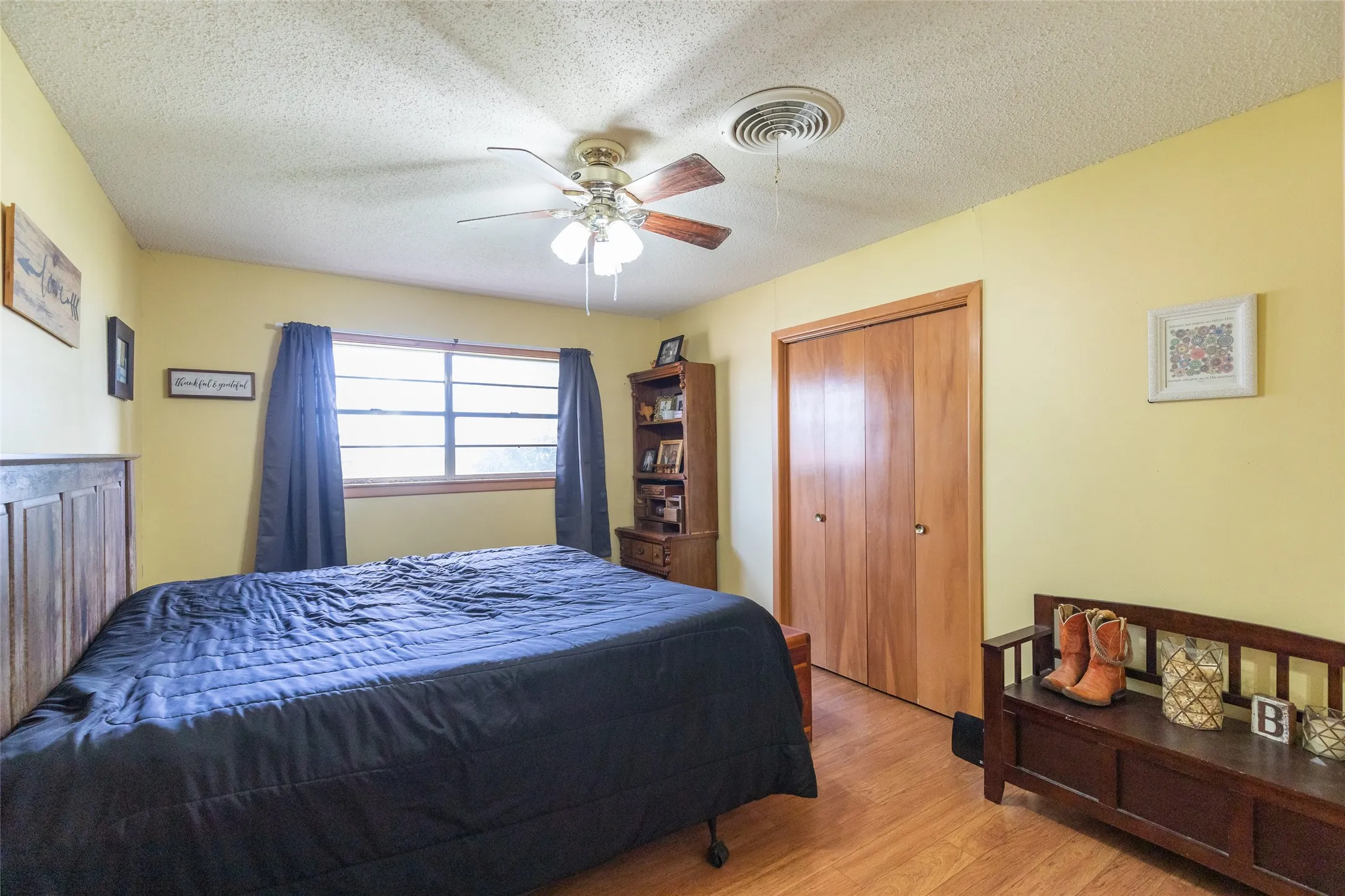 Single Family Residence For Sale in Haskell County , 405 S Breustedt Street, Weinert, Texas 76388, 3 Bedrooms, 2 Bathrooms, Garage spaces, 1,813 Sqft, built in 1964, Price $190,000, mls#21287262, Real Estate Agent in Weinert, Homes For Sale in Haskell county, Homes For Sale in Weinert, Realtor in Weinert Texas, Real Estate Brokerage Independent Realty Texas, Luminita Cordes Realtor
