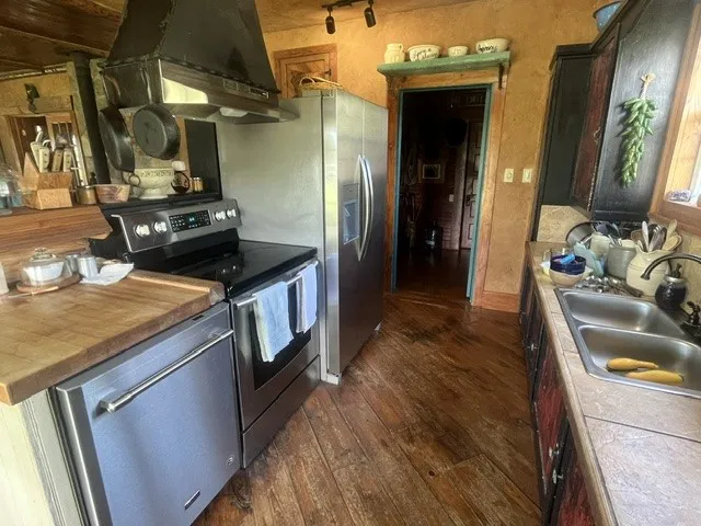 Single Family Residence For Sale in Hamilton County , 707 County Road 426, Purmela, Texas 76566, 2 Bedrooms, 2 Bathrooms, Garage spaces, 1,308 Sqft, built in 1940, Price $549,900, mls#21287577, Real Estate Agent in Purmela, Homes For Sale in Hamilton county, Homes For Sale in Purmela, Realtor in Purmela Texas, Real Estate Brokerage Independent Realty Texas, Luminita Cordes Realtor