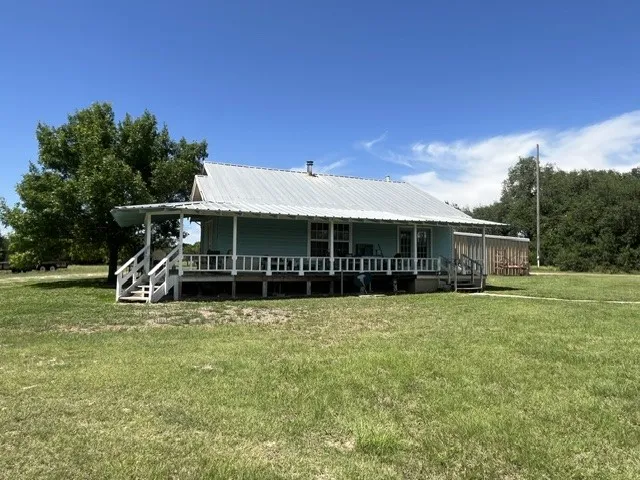 Single Family Residence For Sale in Hamilton County , 707 County Road 426, Purmela, Texas 76566, 2 Bedrooms, 2 Bathrooms, Garage spaces, 1,308 Sqft, built in 1940, Price $549,900, mls#21287577, Real Estate Agent in Purmela, Homes For Sale in Hamilton county, Homes For Sale in Purmela, Realtor in Purmela Texas, Real Estate Brokerage Independent Realty Texas, Luminita Cordes Realtor