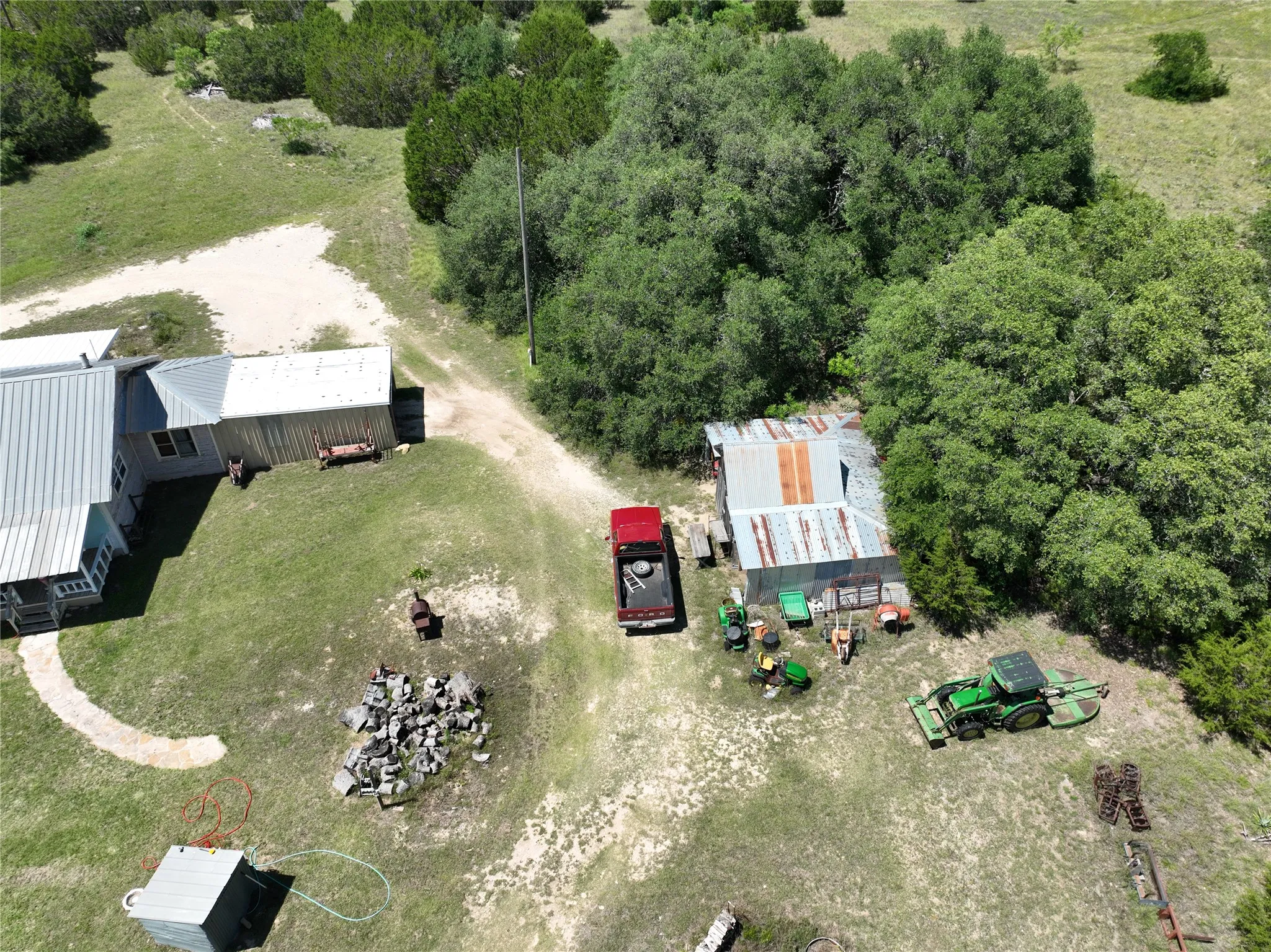 Single Family Residence For Sale in Hamilton County , 707 County Road 426, Purmela, Texas 76566, 2 Bedrooms, 2 Bathrooms, Garage spaces, 1,308 Sqft, built in 1940, Price $549,900, mls#21287577, Real Estate Agent in Purmela, Homes For Sale in Hamilton county, Homes For Sale in Purmela, Realtor in Purmela Texas, Real Estate Brokerage Independent Realty Texas, Luminita Cordes Realtor
