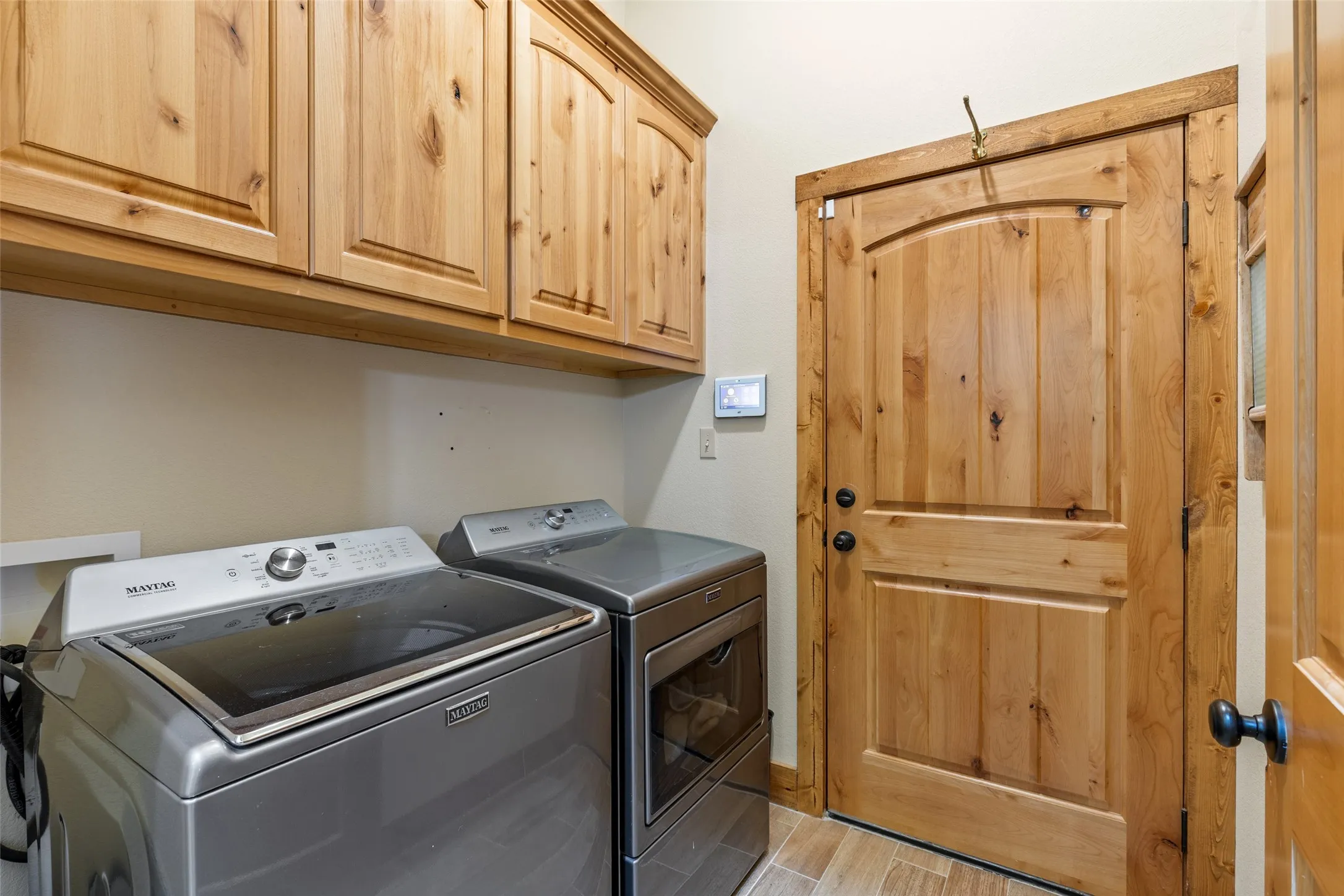 door opens to the garage