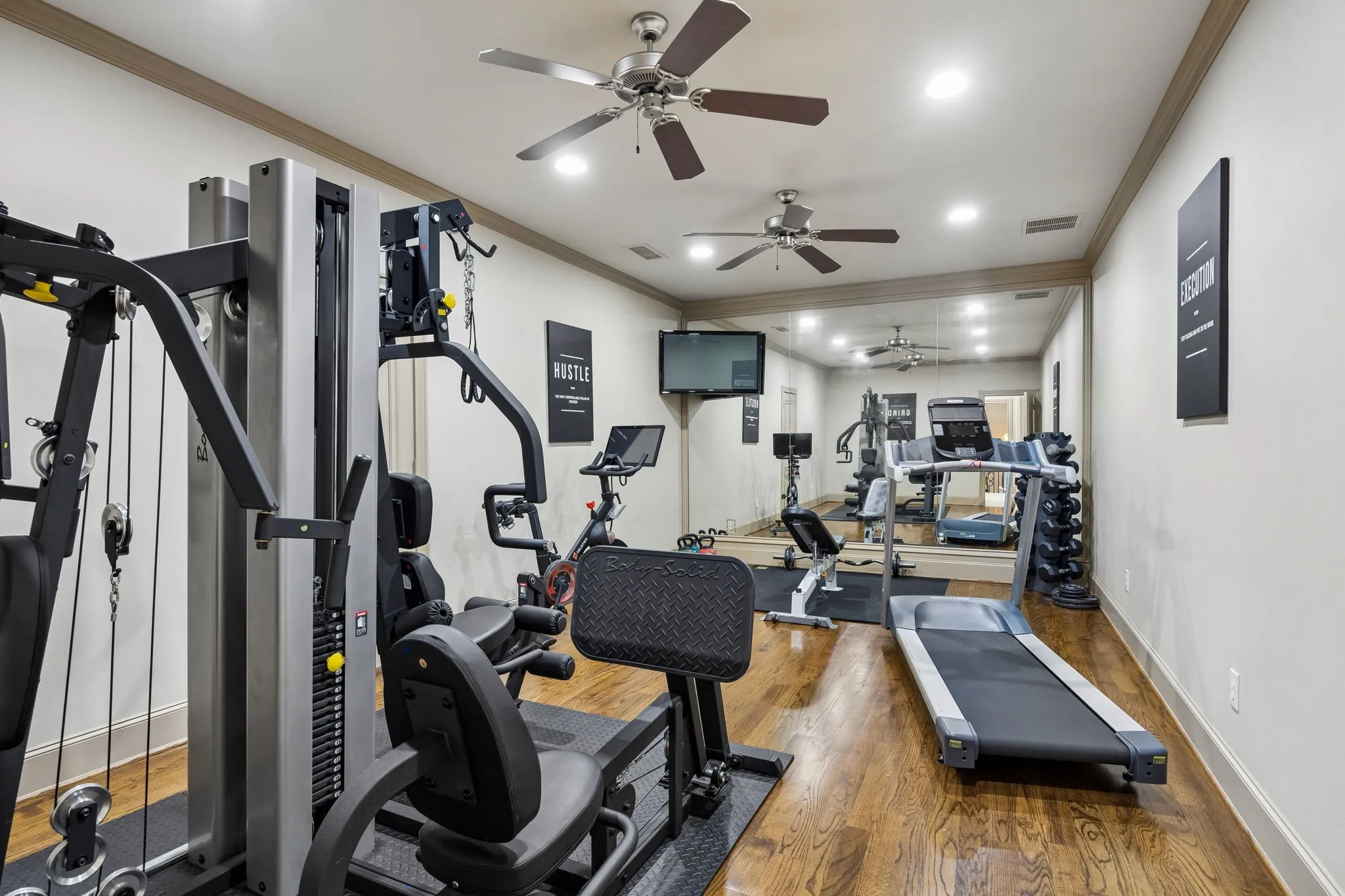 Single Family Residence For Sale in Denton County , 9191 Silver Leaf Court, Little Elm, Texas 75068, 4 Bedroom, 4 Bathroom, 4 Garage spaces, 4,067 Sqft, built in 2004, mls#21278270, Real Estate Agent in Little Elm, Homes For Sale in Denton county, Homes For Sale in Little Elm, Realtor in Little Elm Texas, Real Estate Brokerage Independent Realty Texas, Luminita Cordes Realtor