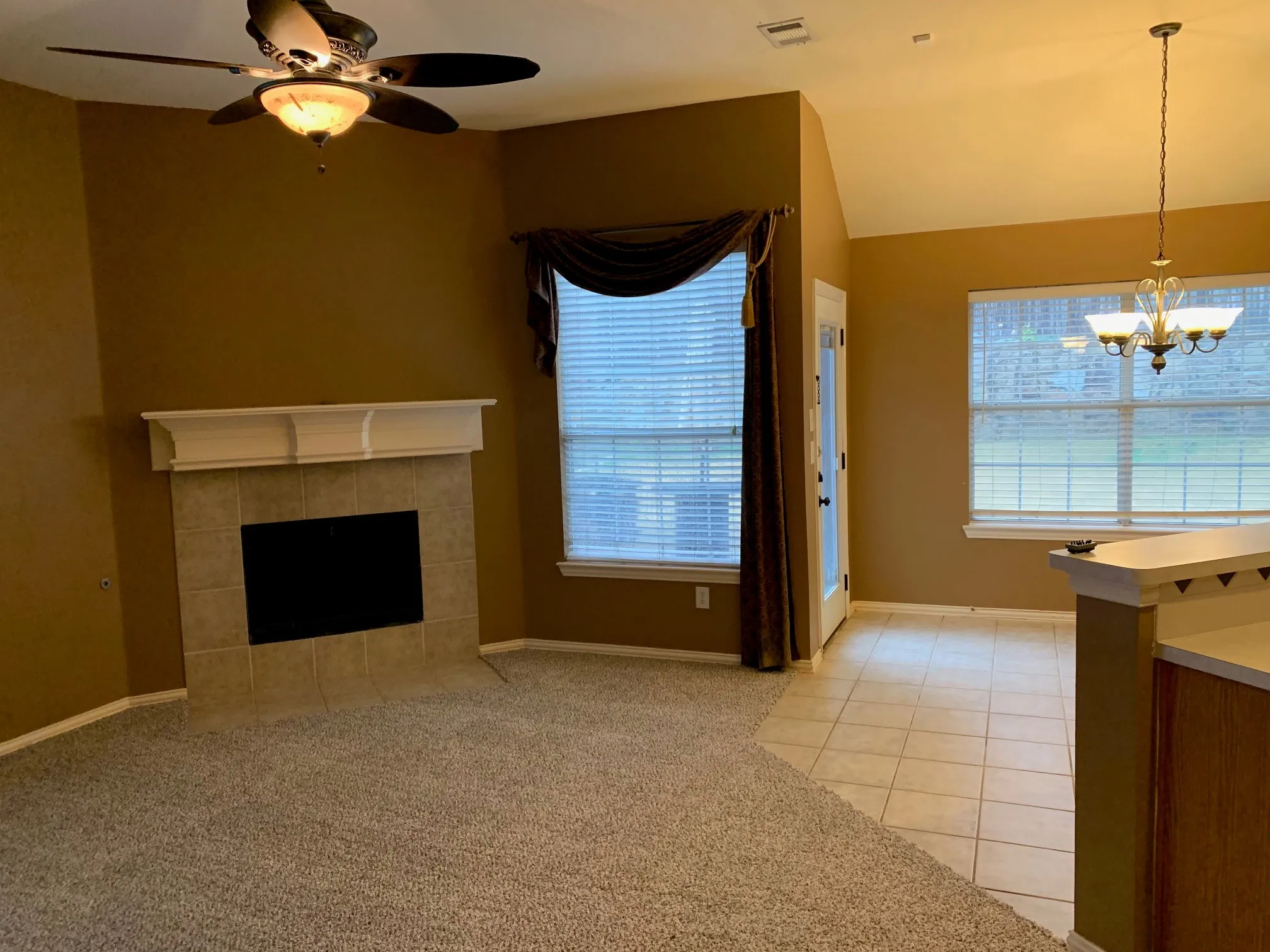 Single Family Residence For Rent in Denton County , 1709 Copper Leaf Drive, Corinth, Texas 76210, 3 Bedroom, 2 Bathroom, 2 Garage spaces, 1,893 Sqft, built in 2000, mls#21285152, Real Estate Agent in Corinth, Homes For Rent in Denton county, Homes For Rent in Corinth, Realtor in Corinth Texas, Real Estate Brokerage Independent Realty Texas, Luminita Cordes Realtor