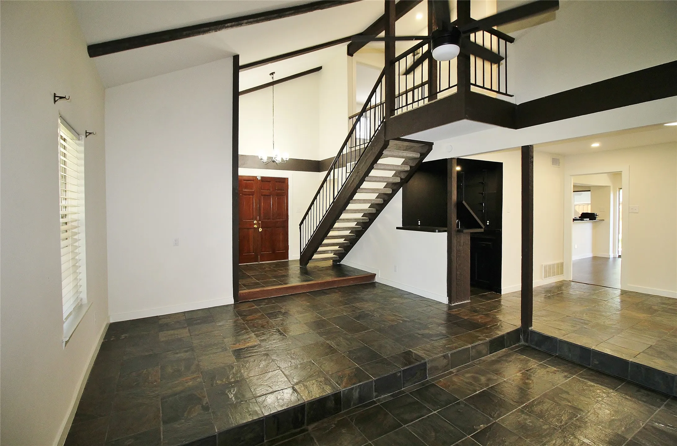 Single Family Residence For Rent in Dallas County , 822 Via Valencia, Mesquite, Texas 75150, 3 Bedroom, 3 Bathroom, 2 Garage spaces, 1,820 Sqft, built in 1973, mls#21287612, Real Estate Agent in Mesquite, Homes For Rent in Dallas county, Homes For Rent in Mesquite, Realtor in Mesquite Texas, Real Estate Brokerage Independent Realty Texas, Luminita Cordes Realtor