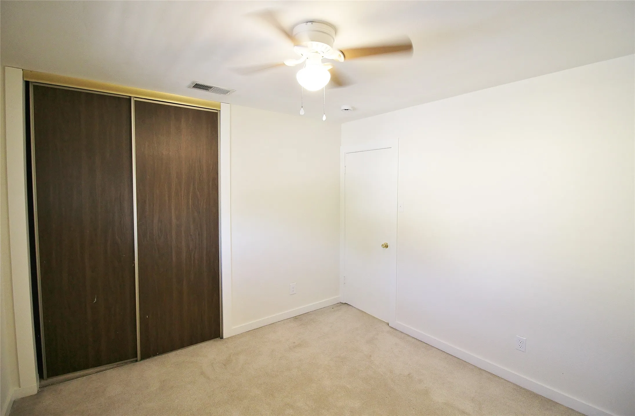 Single Family Residence For Rent in Dallas County , 822 Via Valencia, Mesquite, Texas 75150, 3 Bedroom, 3 Bathroom, 2 Garage spaces, 1,820 Sqft, built in 1973, mls#21287612, Real Estate Agent in Mesquite, Homes For Rent in Dallas county, Homes For Rent in Mesquite, Realtor in Mesquite Texas, Real Estate Brokerage Independent Realty Texas, Luminita Cordes Realtor