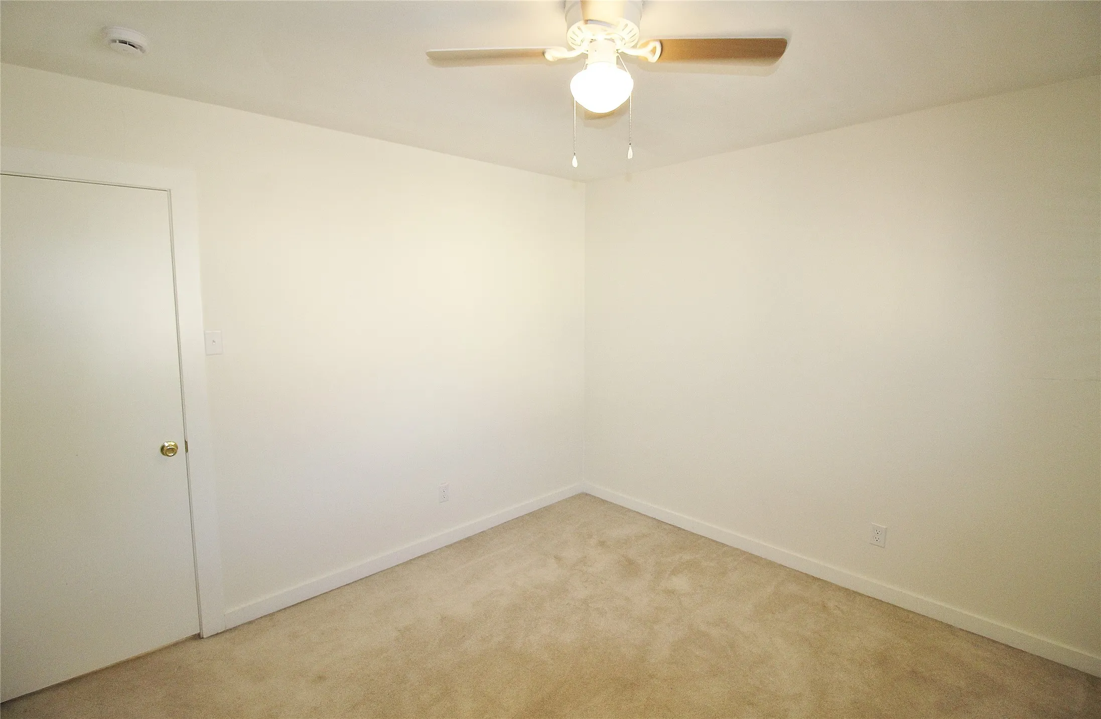 Single Family Residence For Rent in Dallas County , 822 Via Valencia, Mesquite, Texas 75150, 3 Bedroom, 3 Bathroom, 2 Garage spaces, 1,820 Sqft, built in 1973, mls#21287612, Real Estate Agent in Mesquite, Homes For Rent in Dallas county, Homes For Rent in Mesquite, Realtor in Mesquite Texas, Real Estate Brokerage Independent Realty Texas, Luminita Cordes Realtor