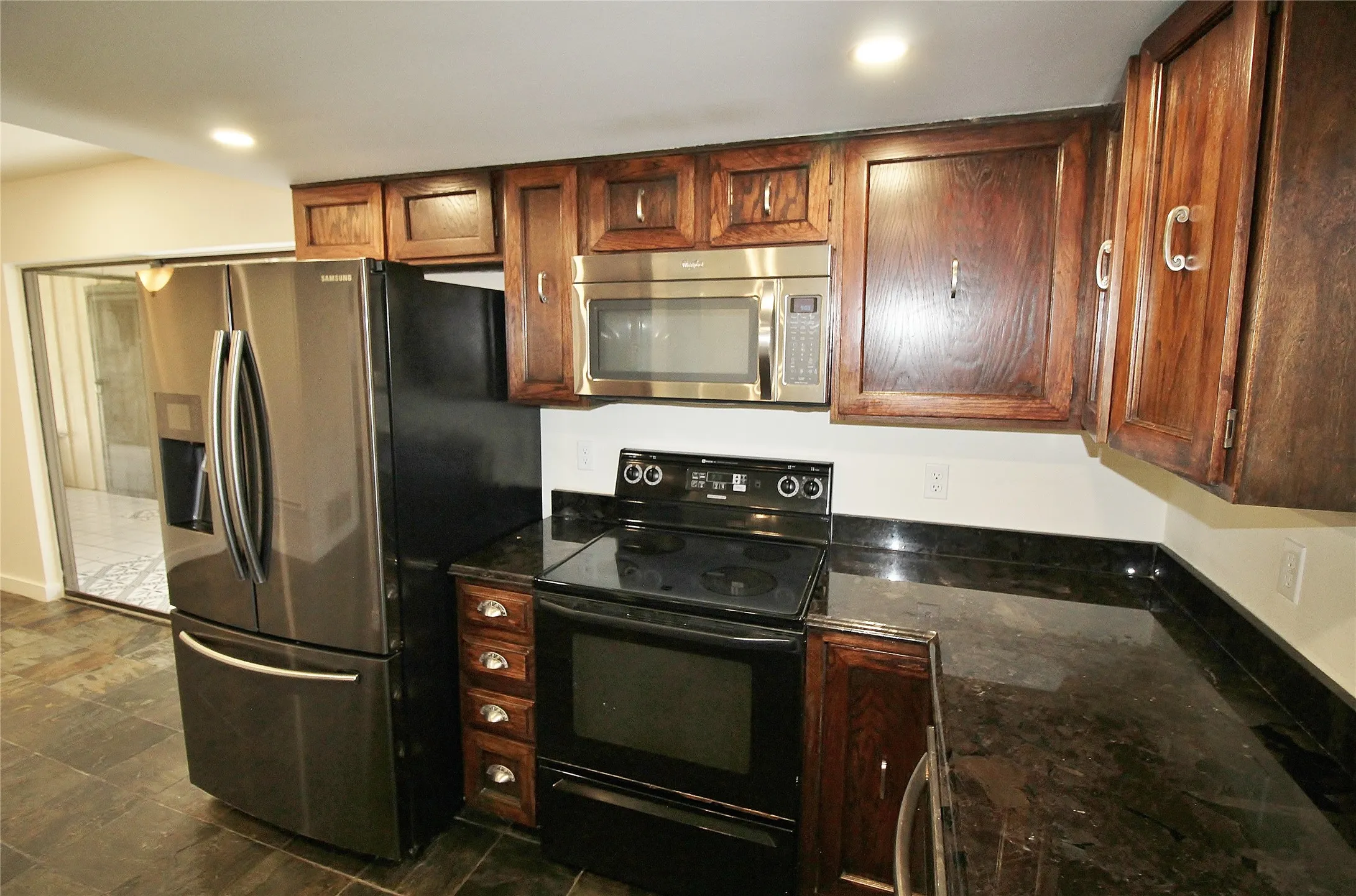 Single Family Residence For Rent in Dallas County , 822 Via Valencia, Mesquite, Texas 75150, 3 Bedroom, 3 Bathroom, 2 Garage spaces, 1,820 Sqft, built in 1973, mls#21287612, Real Estate Agent in Mesquite, Homes For Rent in Dallas county, Homes For Rent in Mesquite, Realtor in Mesquite Texas, Real Estate Brokerage Independent Realty Texas, Luminita Cordes Realtor