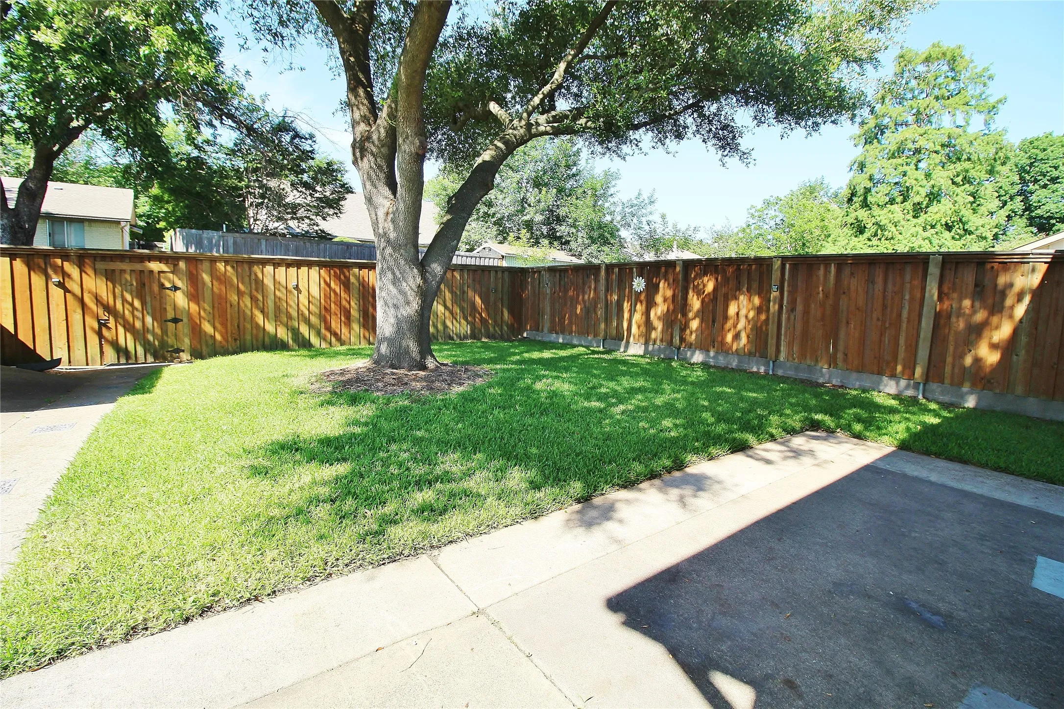 Single Family Residence For Rent in Dallas County , 822 Via Valencia, Mesquite, Texas 75150, 3 Bedroom, 3 Bathroom, 2 Garage spaces, 1,820 Sqft, built in 1973, mls#21287612, Real Estate Agent in Mesquite, Homes For Rent in Dallas county, Homes For Rent in Mesquite, Realtor in Mesquite Texas, Real Estate Brokerage Independent Realty Texas, Luminita Cordes Realtor