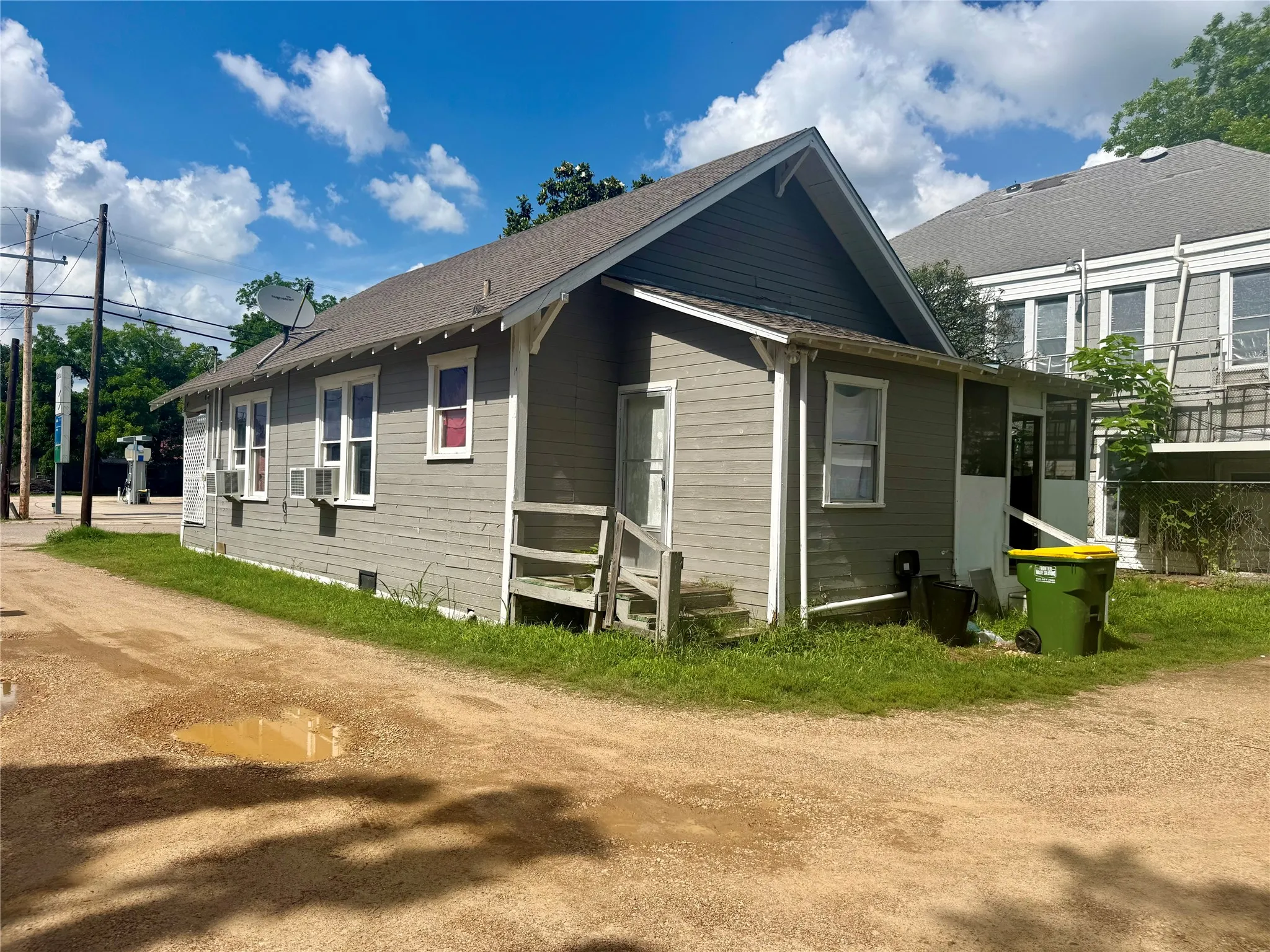Single Family Residence For Sale in Falls County , 400 Live Oak Street, Marlin, Texas 76661, 2 Bedroom, 2 Bathroom, Garage spaces, 936 Sqft, built in 0, mls#21287586, Real Estate Agent in Marlin, Homes For Sale in Falls county, Homes For Sale in Marlin, Realtor in Marlin Texas, Real Estate Brokerage Independent Realty Texas, Luminita Cordes Realtor
