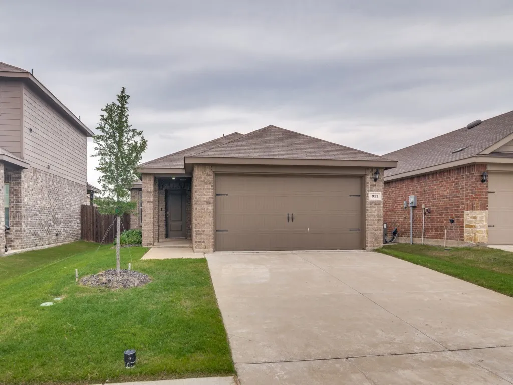 Single Family Residence For Sale in Hunt County , 911 Corral Street, Royse City, Texas 75189, 3 Bedroom, 2 Bathroom, 2 Garage spaces, 1,259 Sqft, built in 2024, mls#21287638, Real Estate Agent in Royse City, Homes For Sale in Hunt county, Homes For Sale in Royse City, Realtor in Royse City Texas, Real Estate Brokerage Independent Realty Texas, Luminita Cordes Realtor