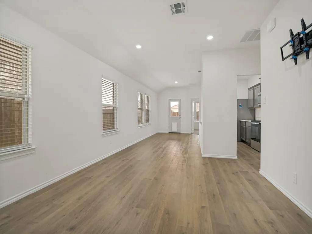 Single Family Residence For Sale in Hunt County , 911 Corral Street, Royse City, Texas 75189, 3 Bedroom, 2 Bathroom, 2 Garage spaces, 1,259 Sqft, built in 2024, mls#21287638, Real Estate Agent in Royse City, Homes For Sale in Hunt county, Homes For Sale in Royse City, Realtor in Royse City Texas, Real Estate Brokerage Independent Realty Texas, Luminita Cordes Realtor