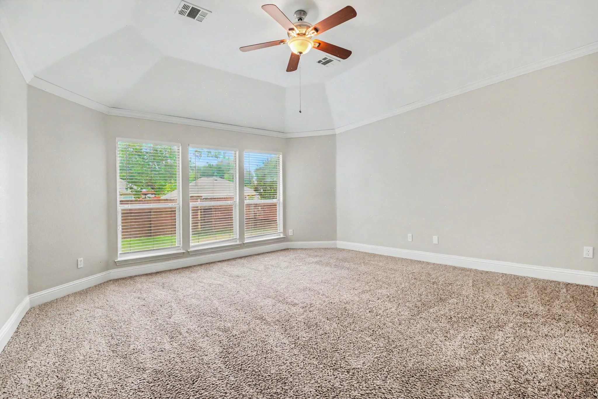 Single Family Residence For Sale in Collin County , 9901 Queens Road, Frisco, Texas 75035, 4 Bedroom, 2 Bathroom, 2 Garage spaces, 1,907 Sqft, built in 1997, mls#21287596, Real Estate Agent in Frisco, Homes For Sale in Collin county, Homes For Sale in Frisco, Realtor in Frisco Texas, Real Estate Brokerage Independent Realty Texas, Luminita Cordes Realtor