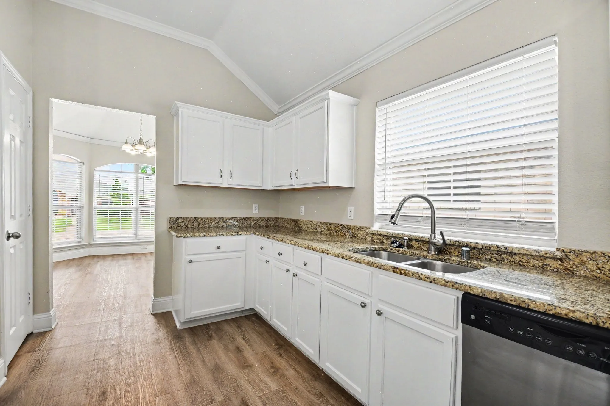 Single Family Residence For Sale in Collin County , 9901 Queens Road, Frisco, Texas 75035, 4 Bedroom, 2 Bathroom, 2 Garage spaces, 1,907 Sqft, built in 1997, mls#21287596, Real Estate Agent in Frisco, Homes For Sale in Collin county, Homes For Sale in Frisco, Realtor in Frisco Texas, Real Estate Brokerage Independent Realty Texas, Luminita Cordes Realtor